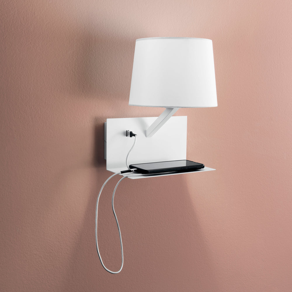 APPLIQUE CIAK BIANCA CON USB 2A USB 2A 1XE27 23X22,5X31CM