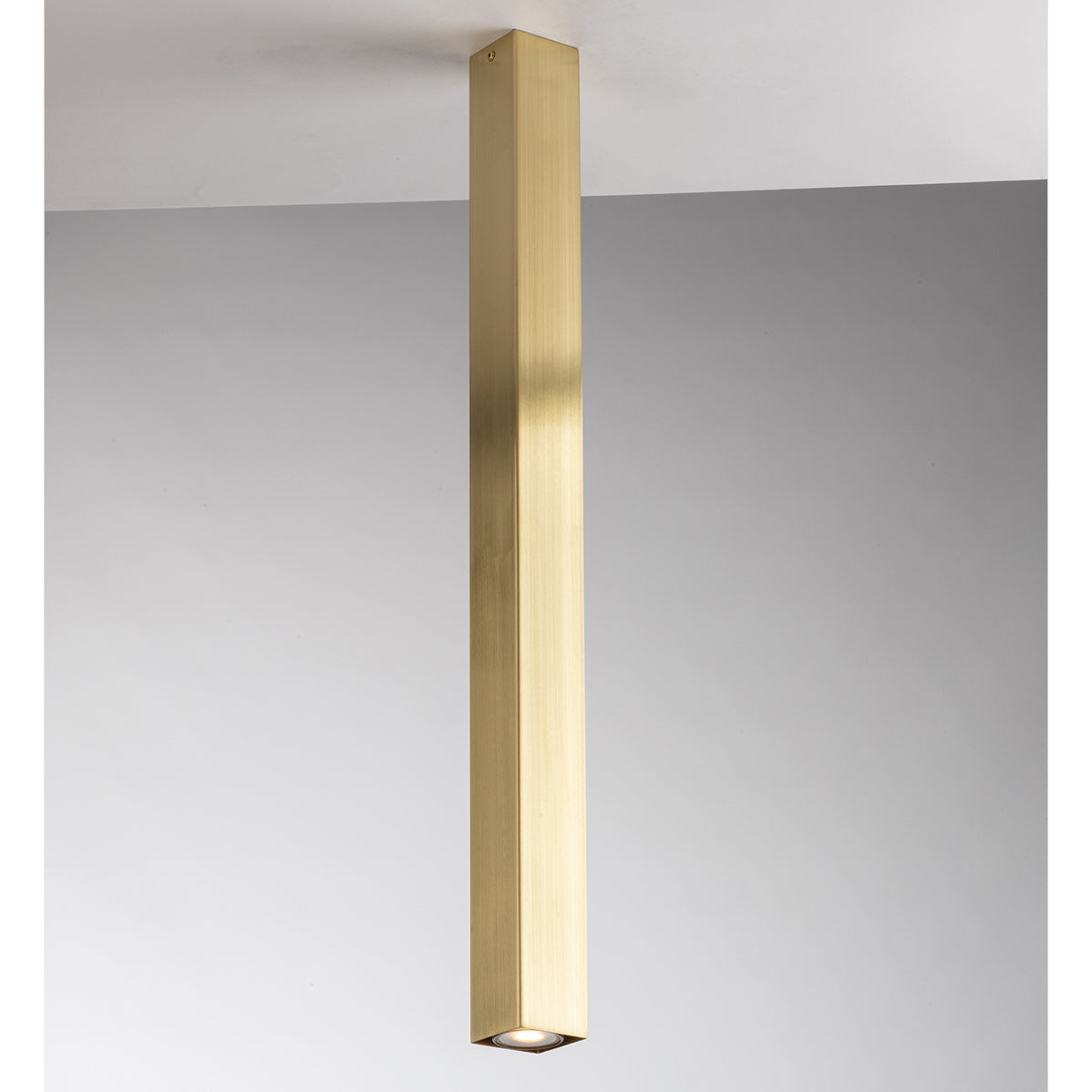 PLAFONIERA FLUKE QUADRATA ORO 1XGU10 6X6X75CM