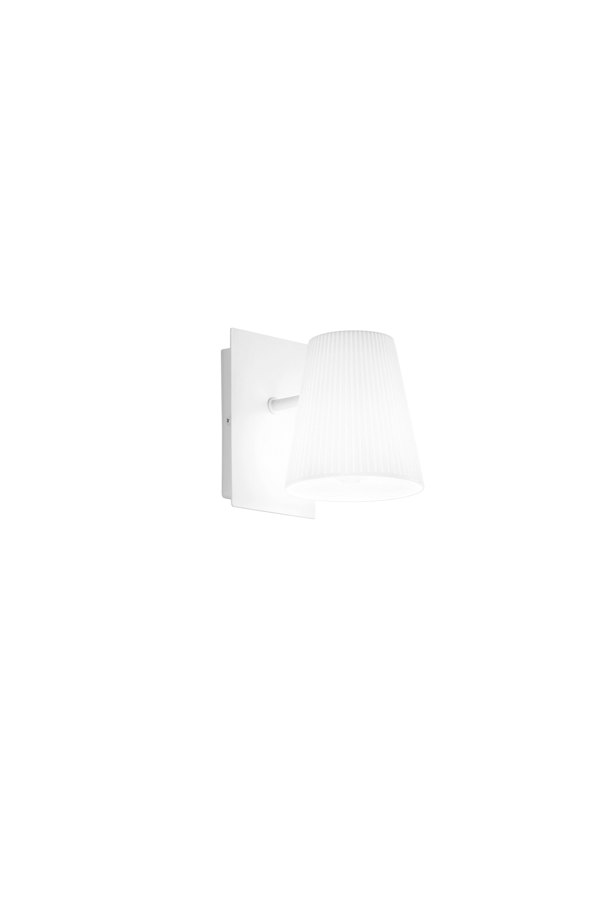 "Applique CULT bianca in metallo con diffusore in termoplastica"