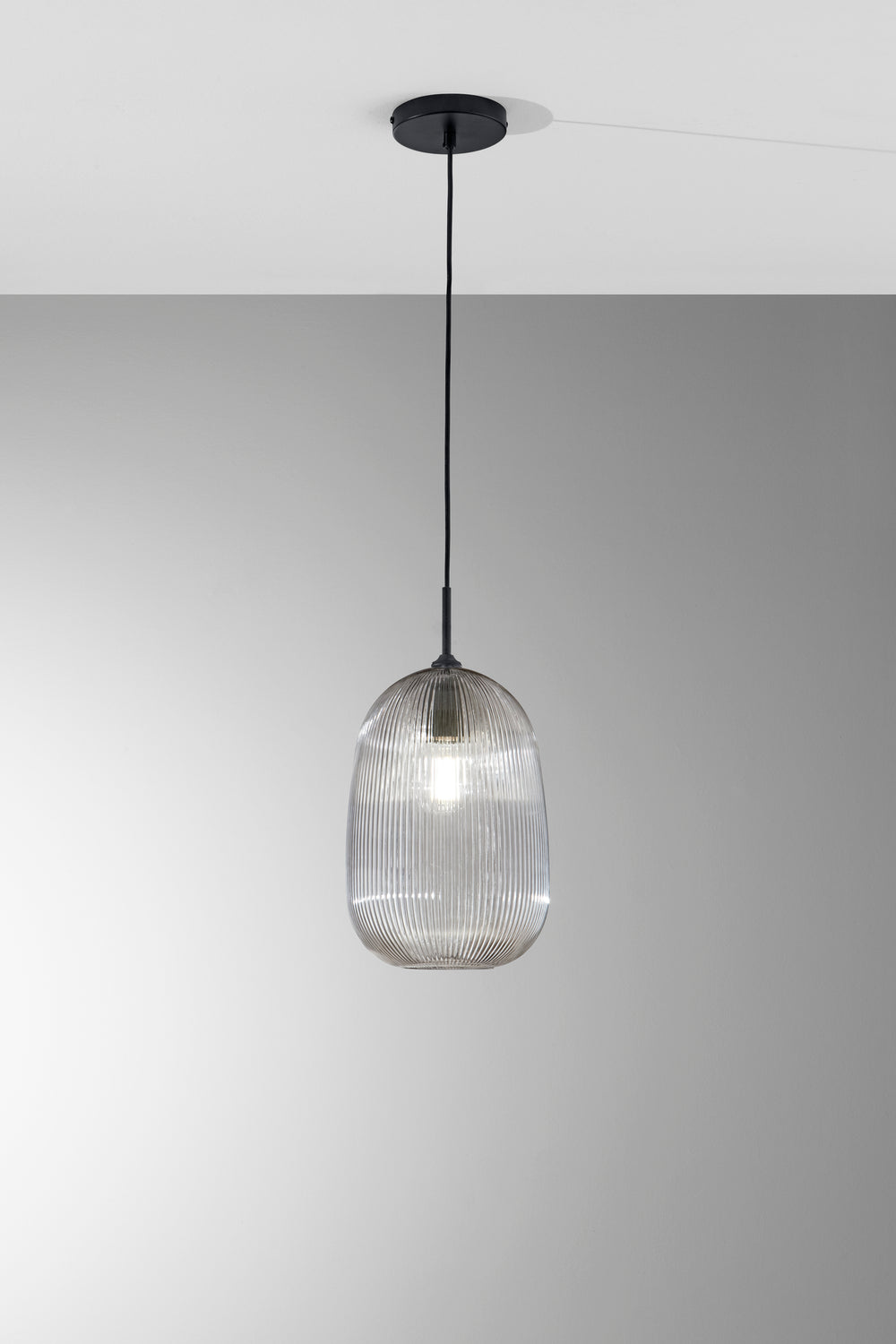 SOSPENSIONE DUKE GRIGIA IN VETRO 1XE27 D21X200CM