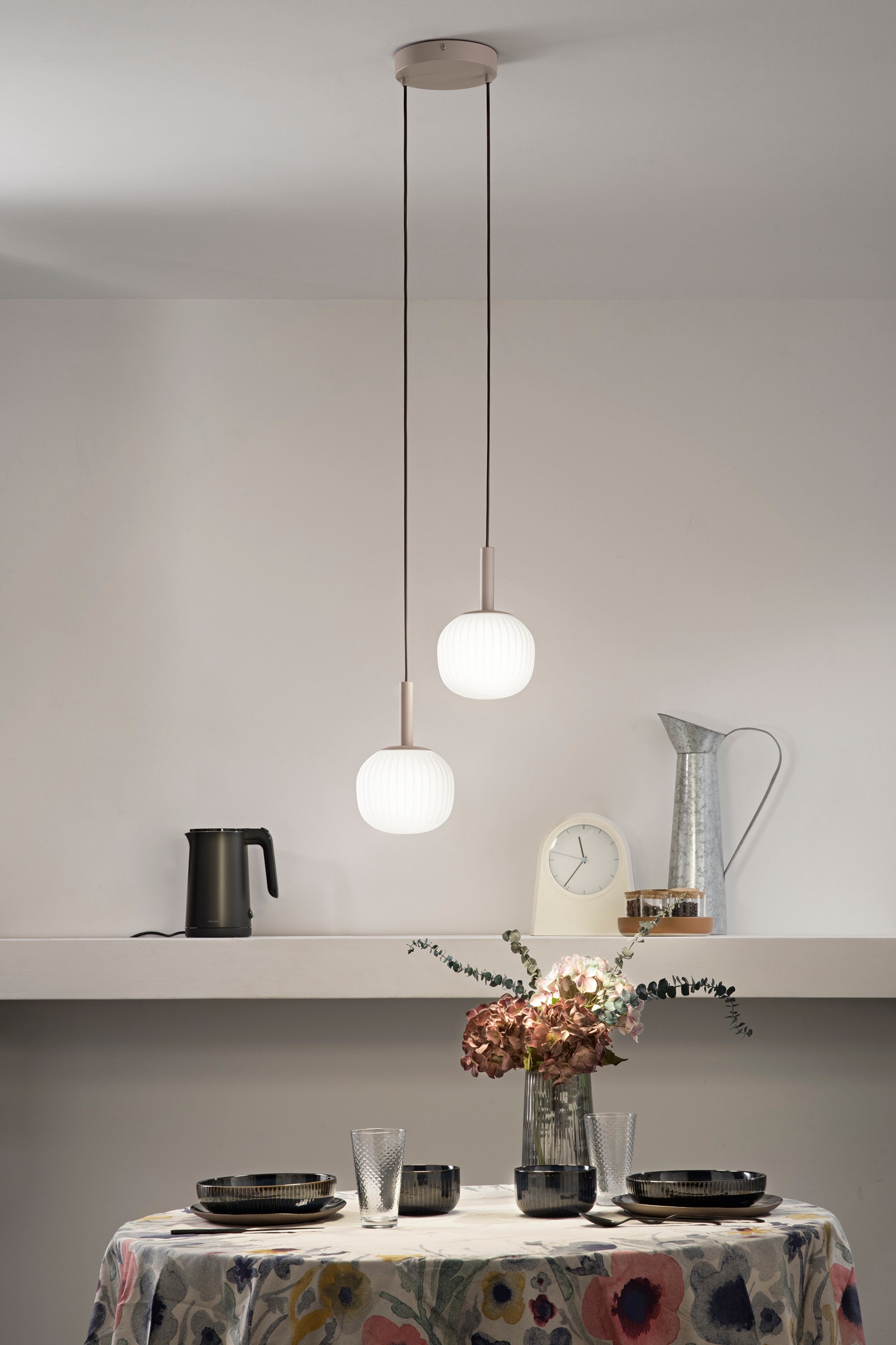 SOSPENSIONE ERIS BIANCO E MARRONE IN ALLUMINIO+VETRO 2XE14 26X15X150CM