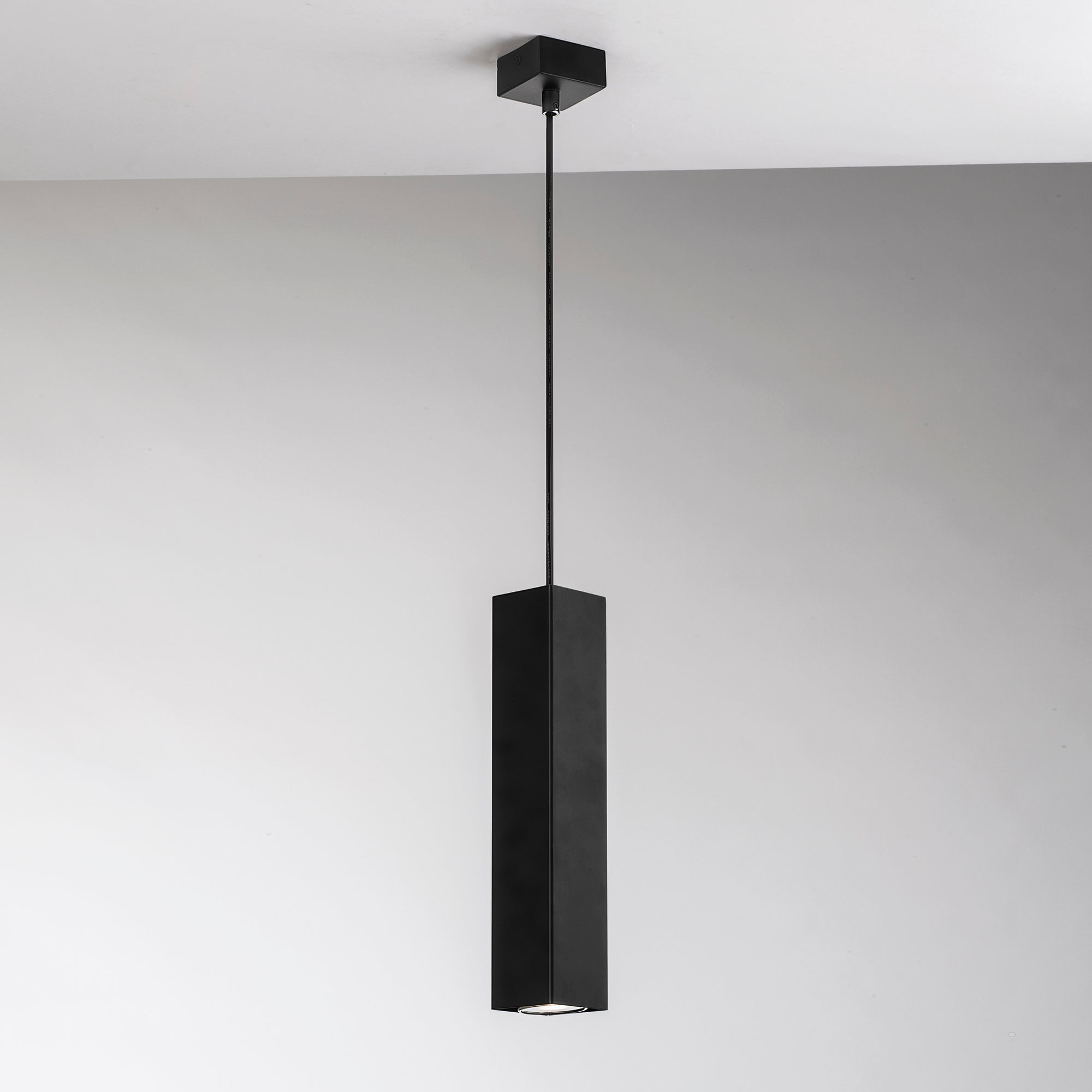 SOSPENSIONE FLUKE QUADRATA NERA 1XGU10 6X6X30CM
