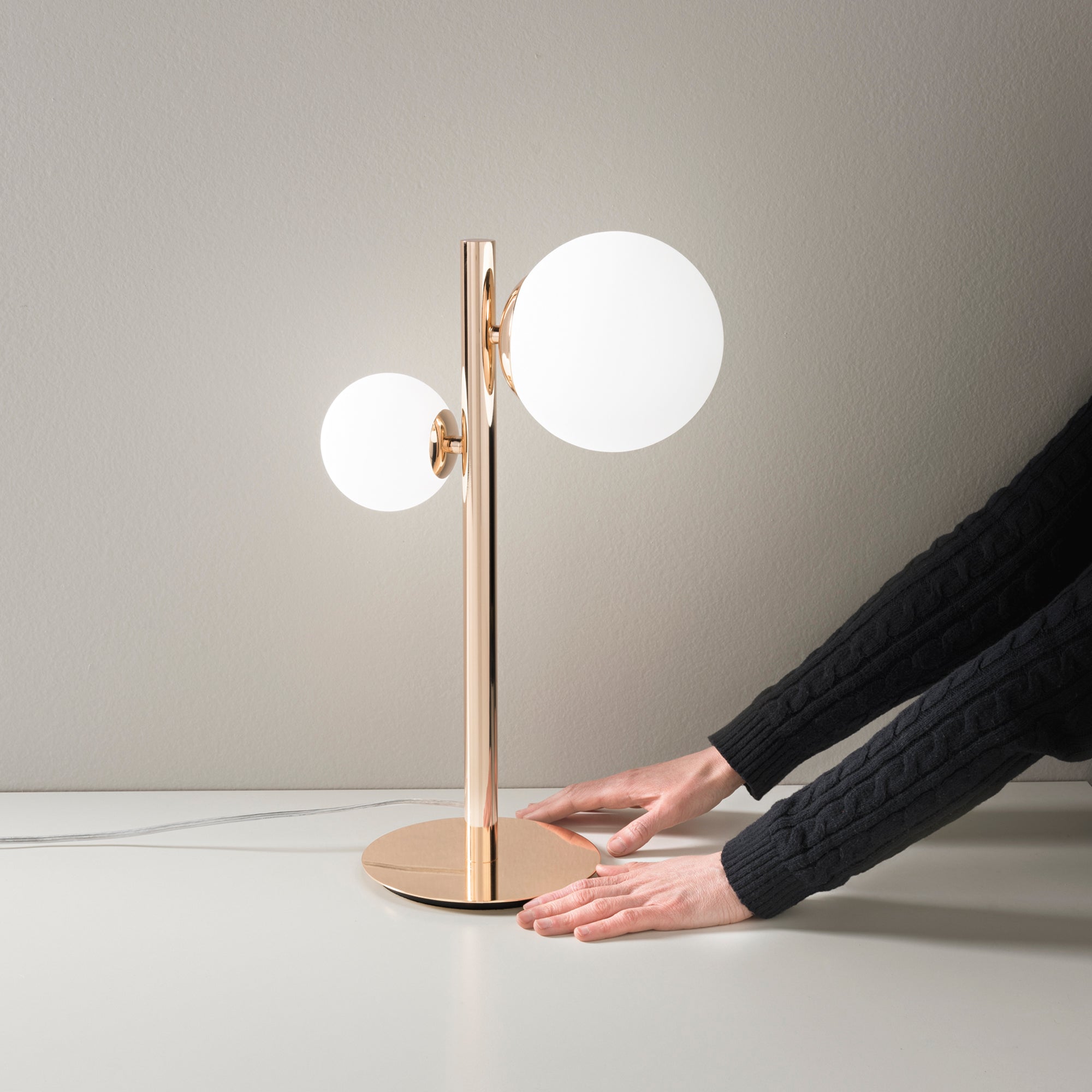 LUME HERA ORO 2XG9 31X47CM