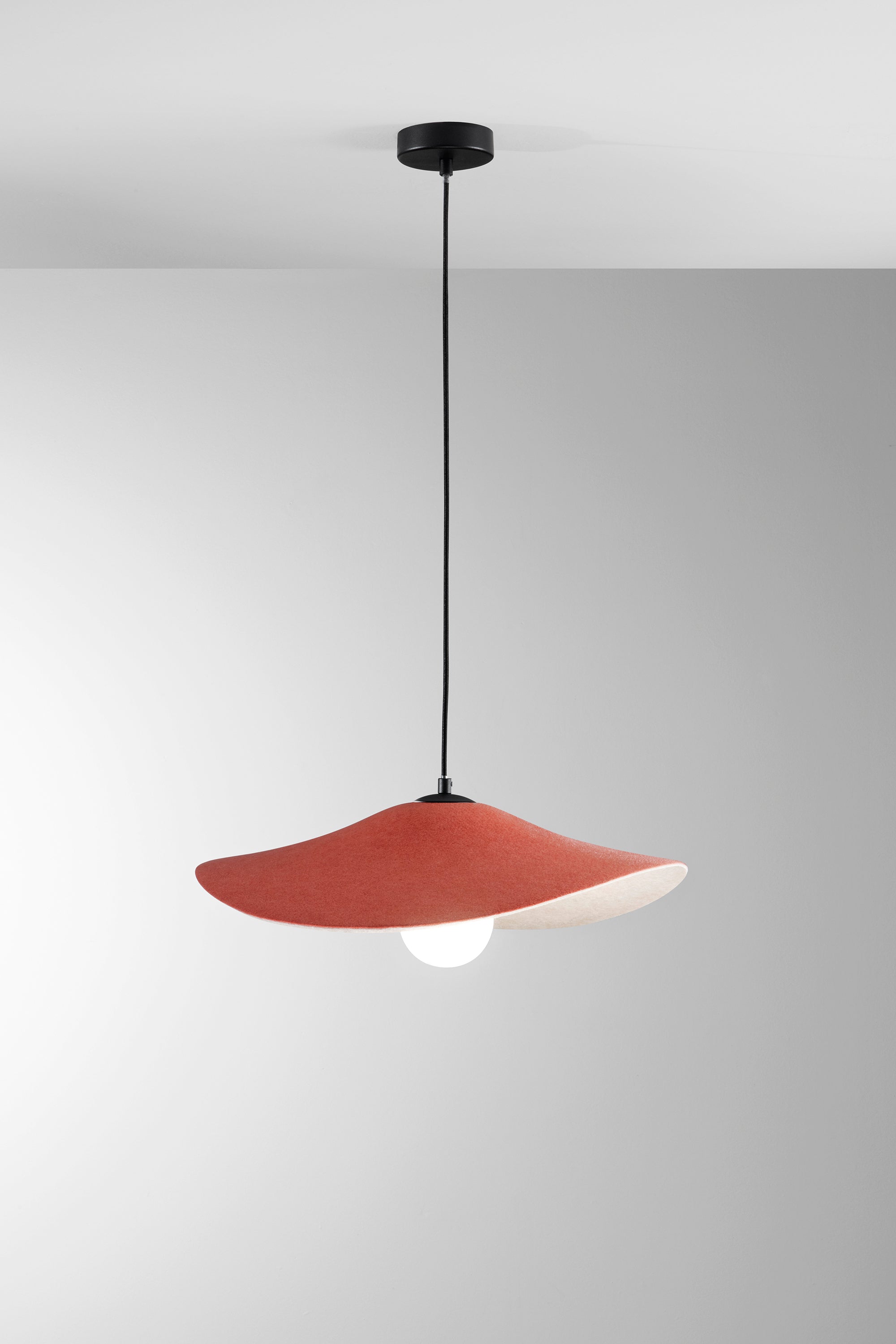 SOSPENSIONE LENGLEN IN FELTRO ARANCIONE CAVO 2M PARALUME 50CM 1XE27