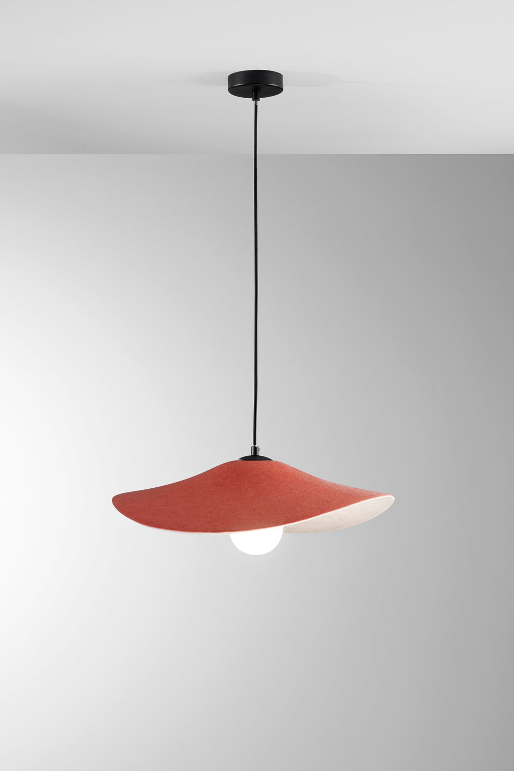 SOSPENSIONE LENGLEN IN FELTRO ARANCIONE CAVO 2M PARALUME 50CM 1XE27