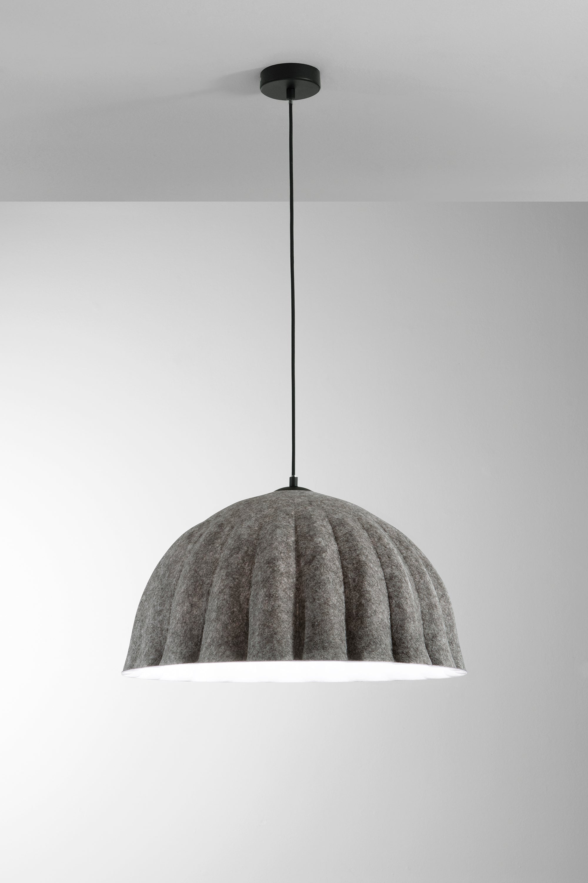 SOSPENSIONE MIDI IN FELTRO GRIGIO/BIANCO CAVO 2M PARALUME 53CM 1XE27