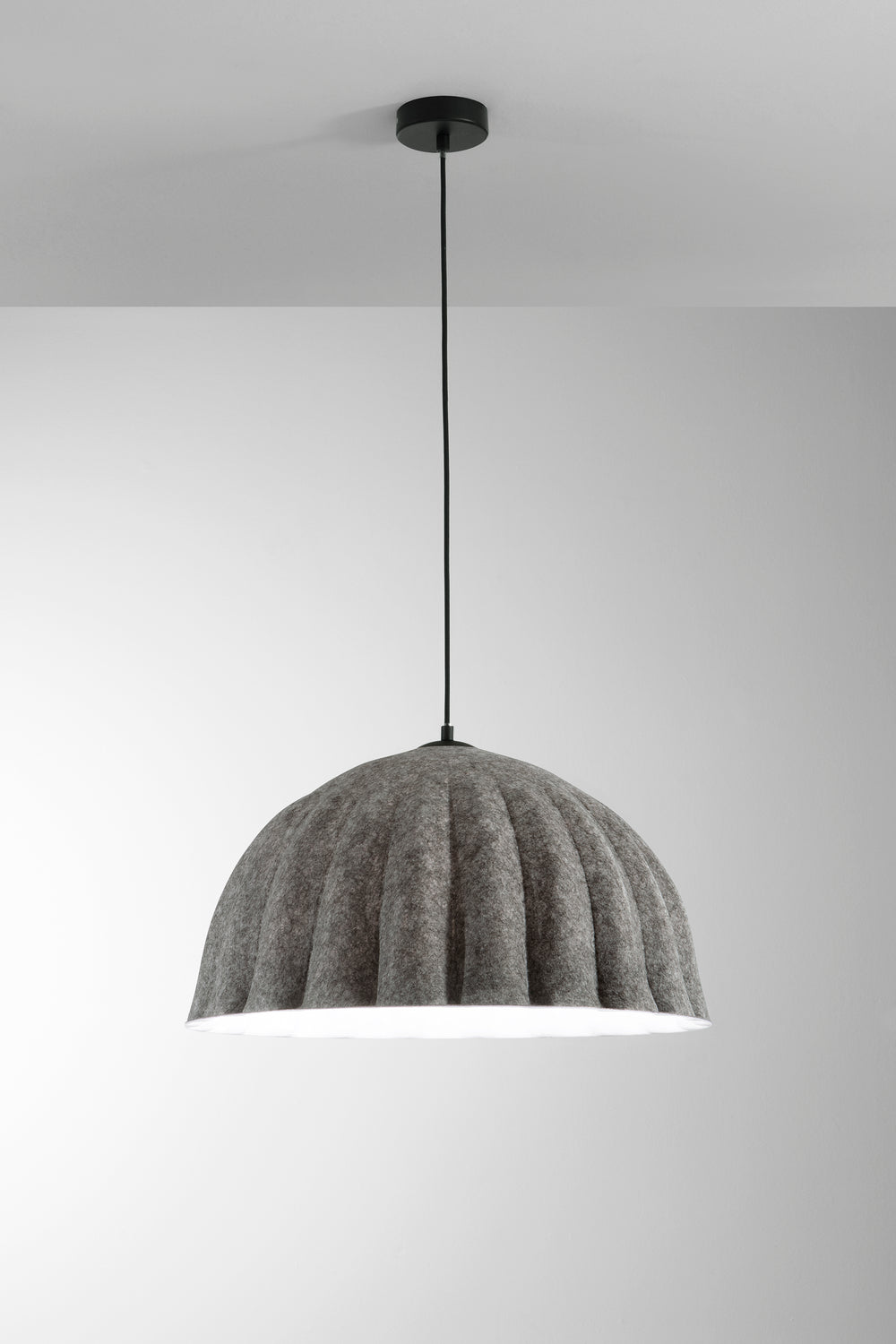 SOSPENSIONE MIDI IN FELTRO GRIGIO/BIANCO CAVO 2M PARALUME 53CM 1XE27