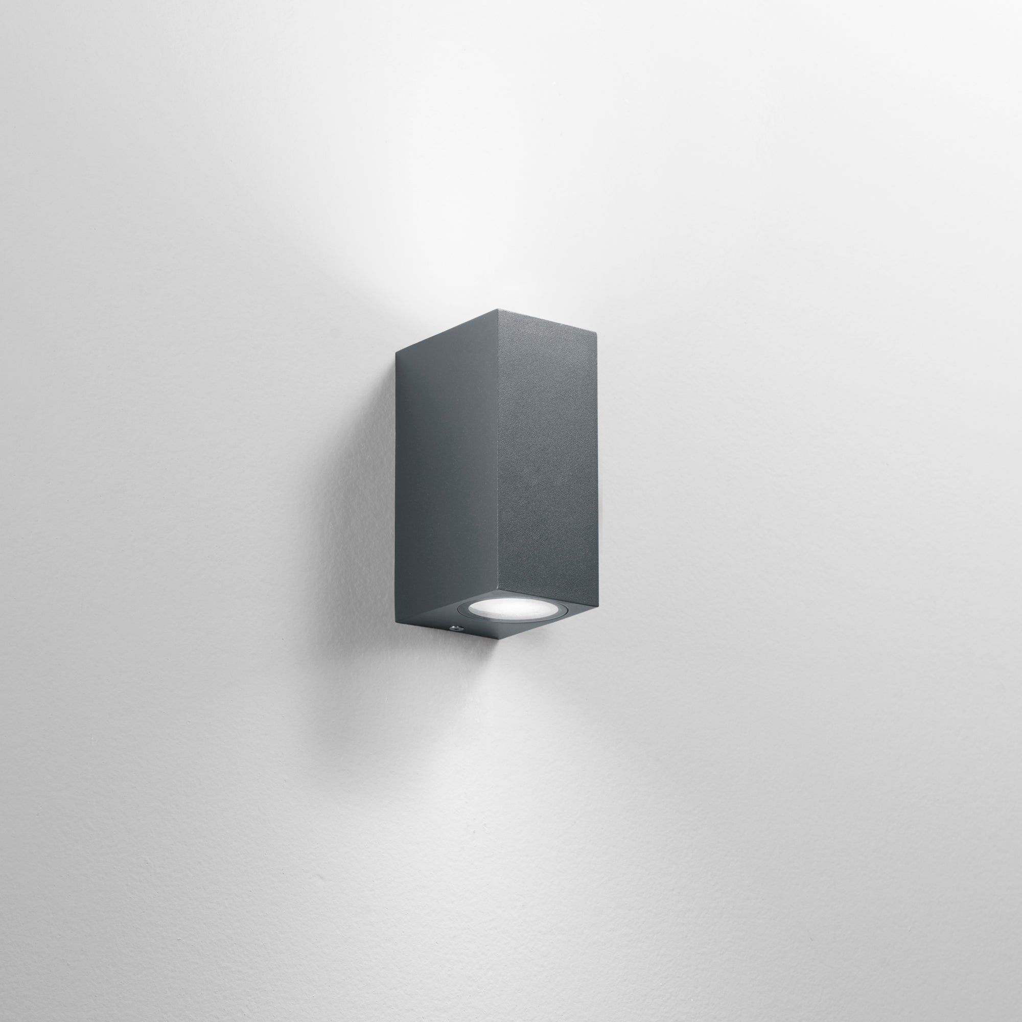 APPLIQUE BIEMISSIONE QUBO ANTRACITE 2XGU10 IP54 6,7X9,3X15,1CM