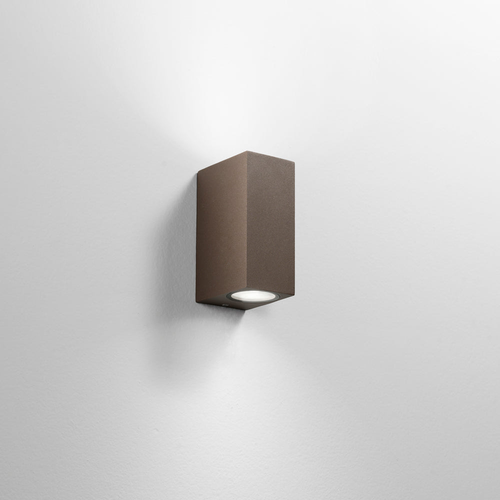 APPLIQUE BIEMISSIONE QUBO CORTEN 2XGU10 IP54 6,7X9,3X15,1CM