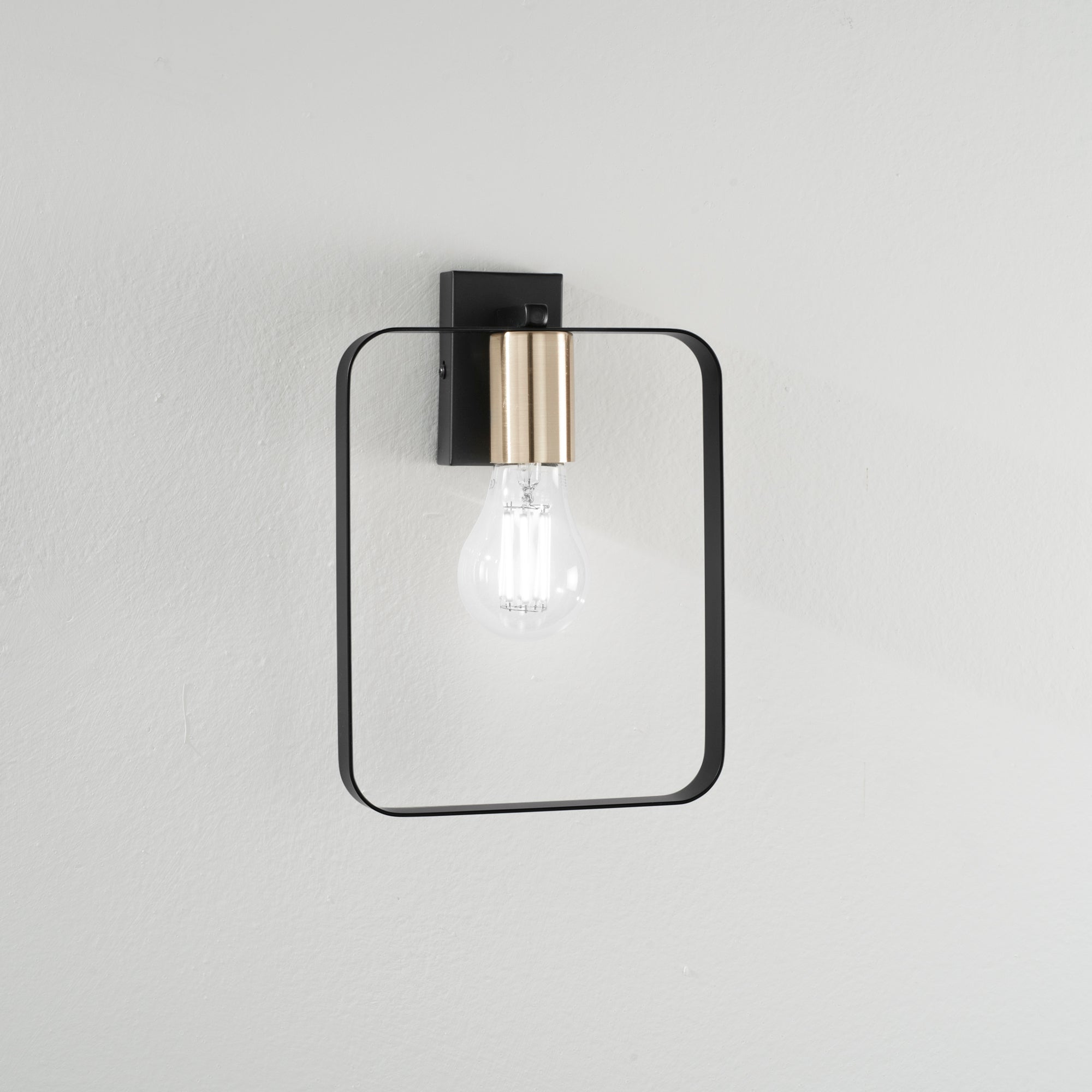 APPLIQUE SMITH NERA/ORO 1XE27 19,5X6X27CM