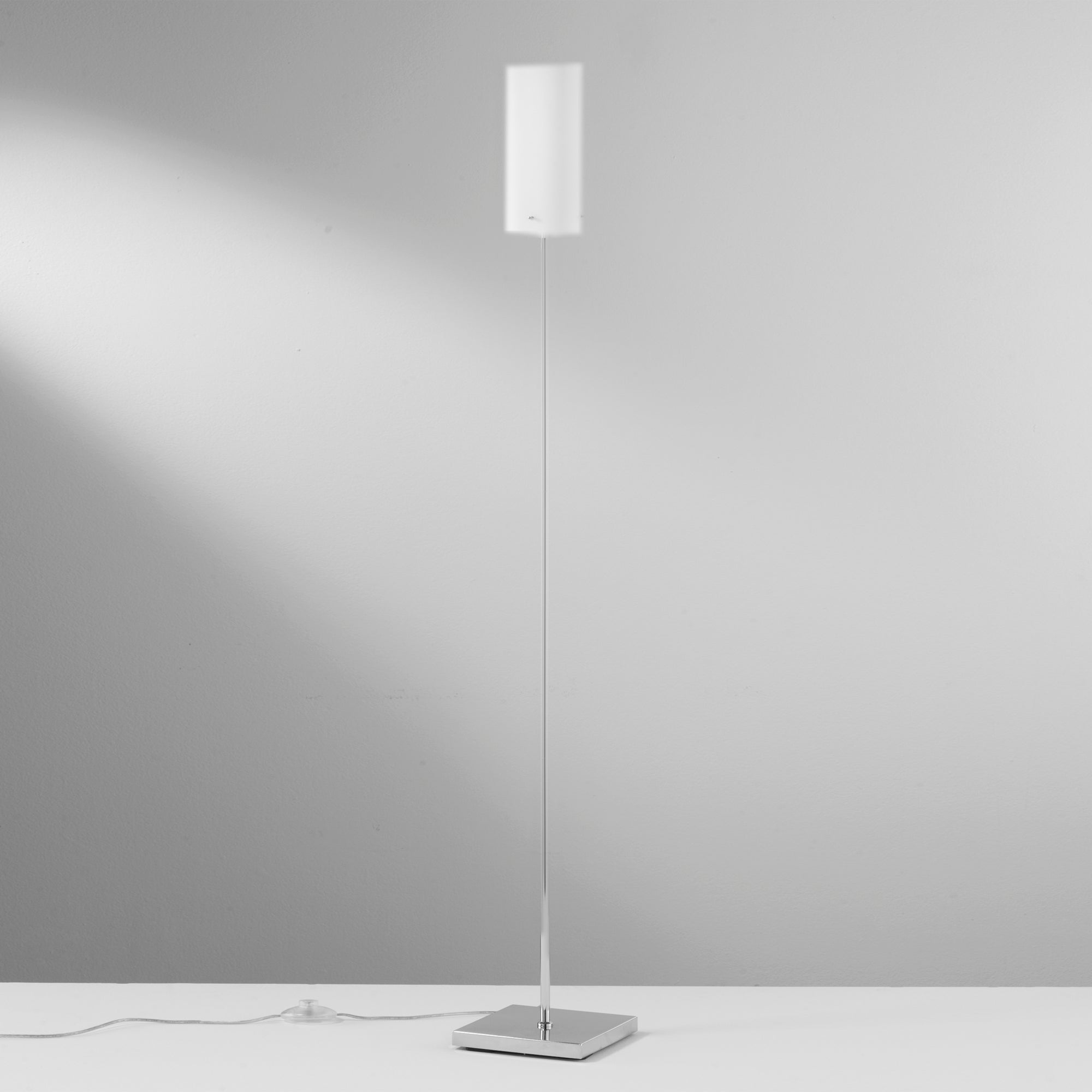 PIANTANA SQUARE BIANCA 1XE27 22X22X155CM