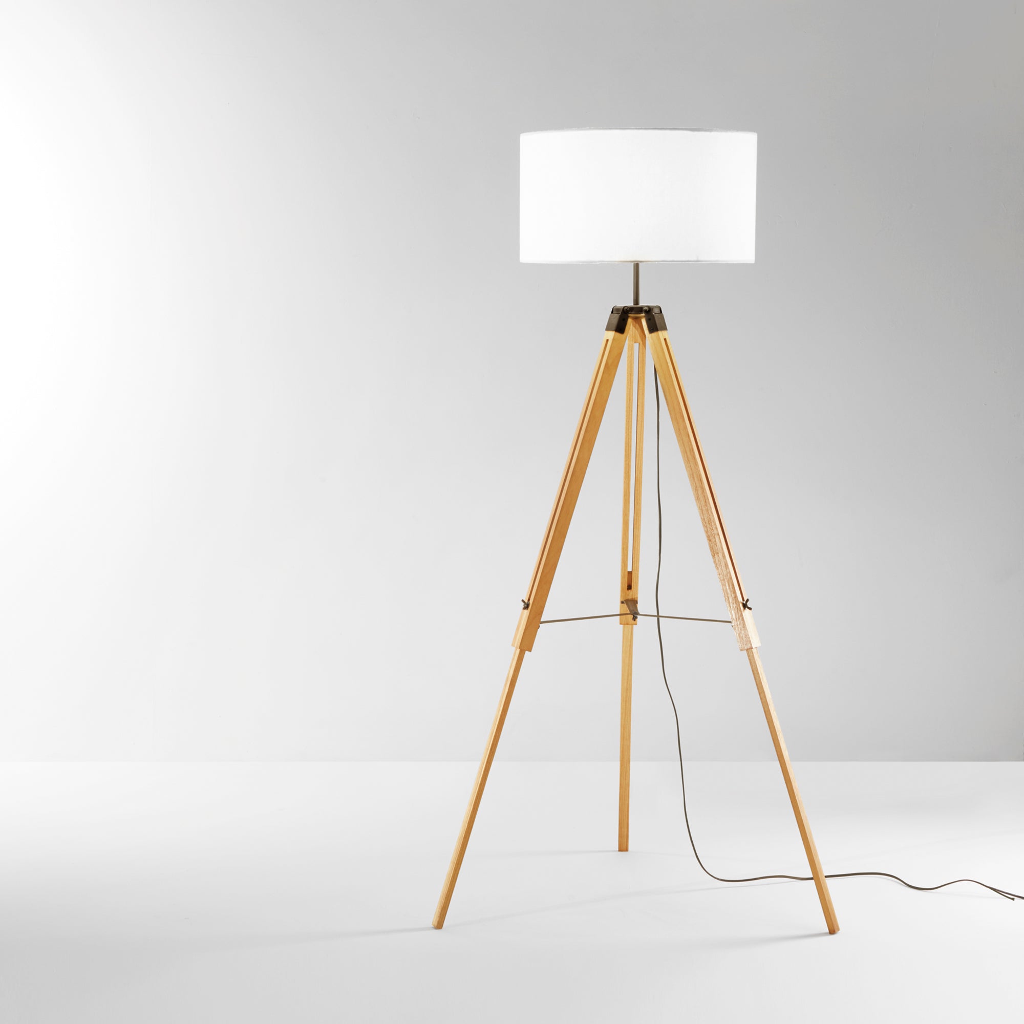 PIANTANA STUDIOS LEGNO 1XE27 75X151CM