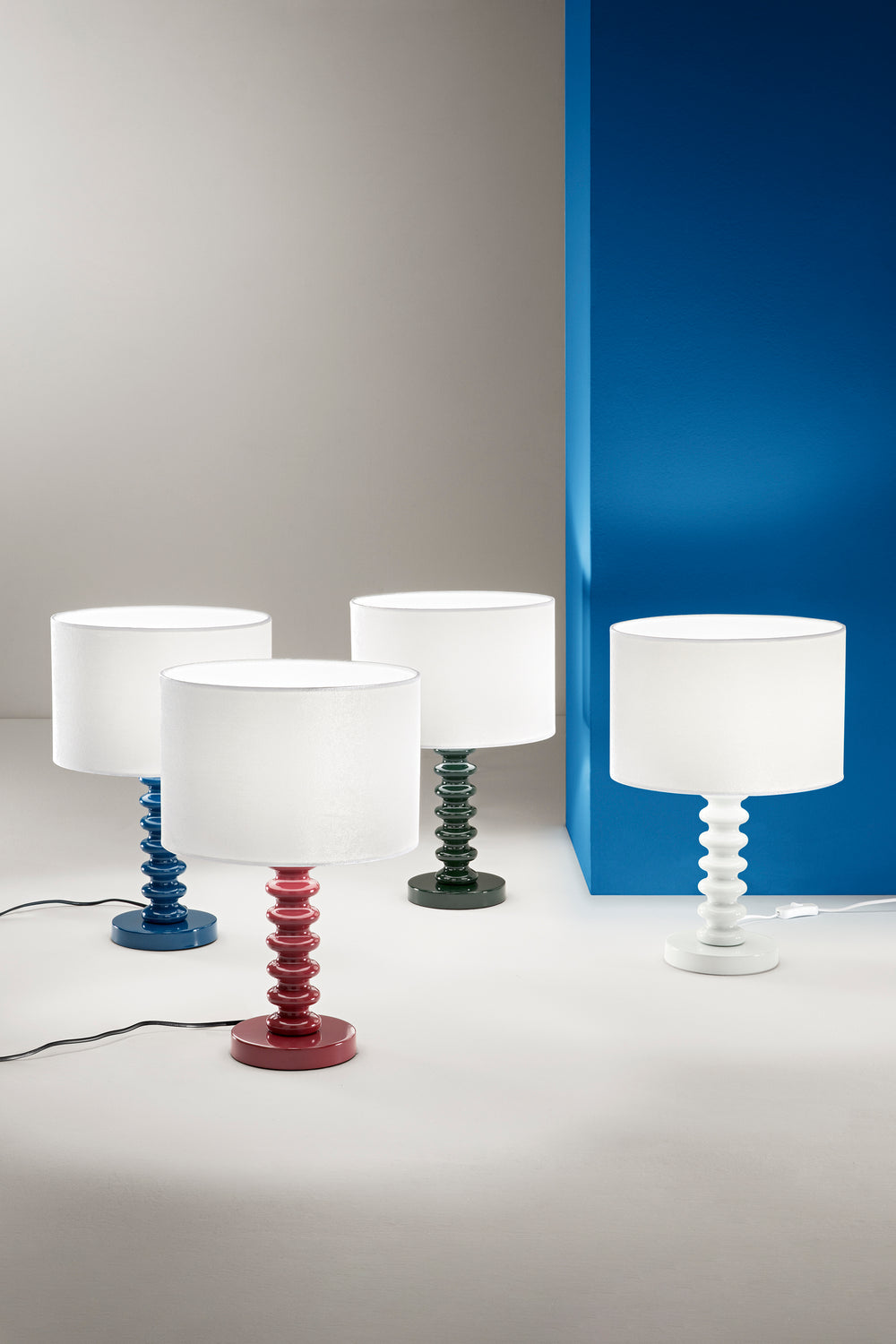 LUME SULTAN BIANCO IN METALLO+VELLUTO 1XE27 15W, LAMP. Dia30XH20CM, STRTTURA 30X30X45.5CM