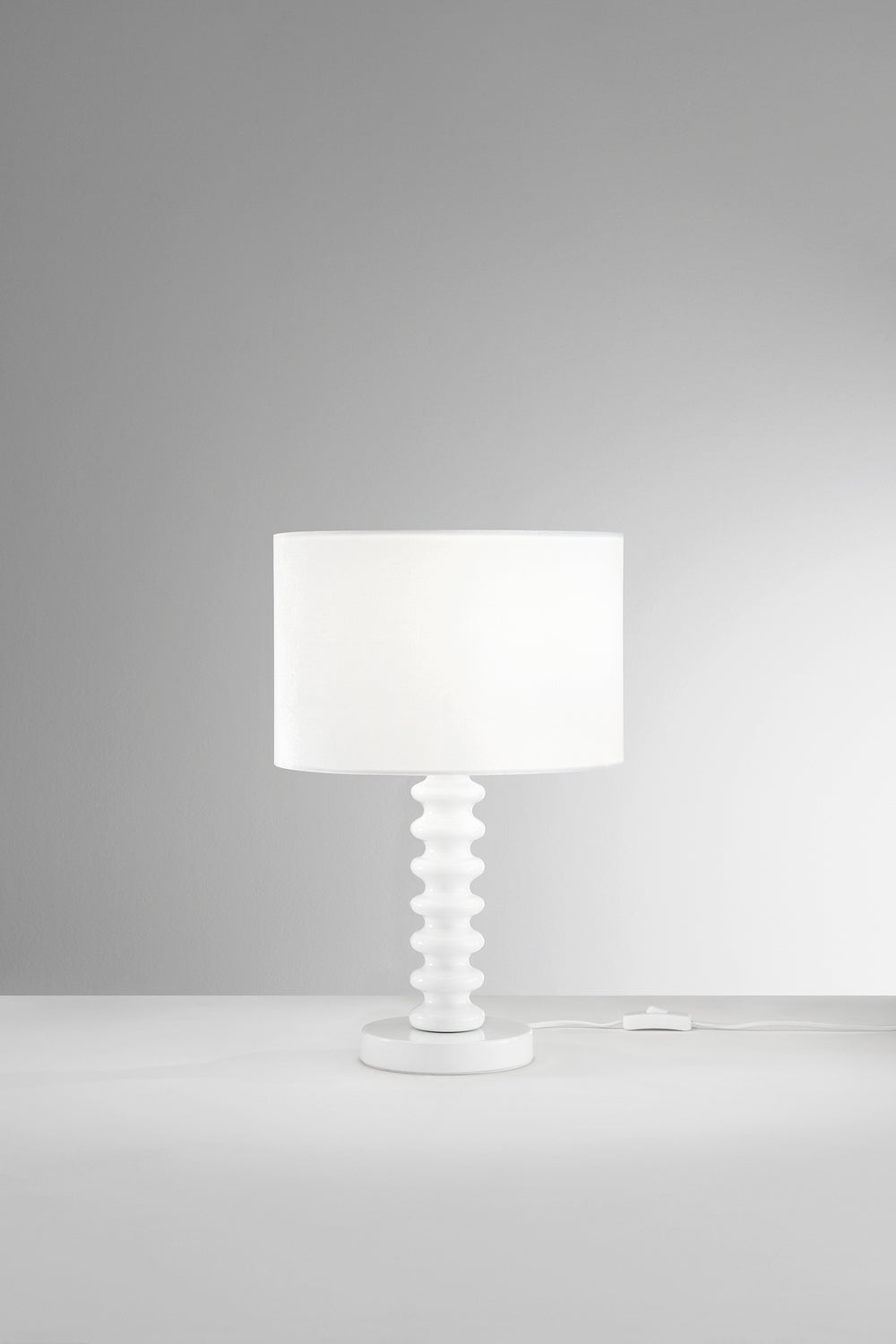 LUME SULTAN BIANCO IN METALLO+VELLUTO 1XE27 15W, LAMP. Dia30XH20CM, STRTTURA 30X30X45.5CM