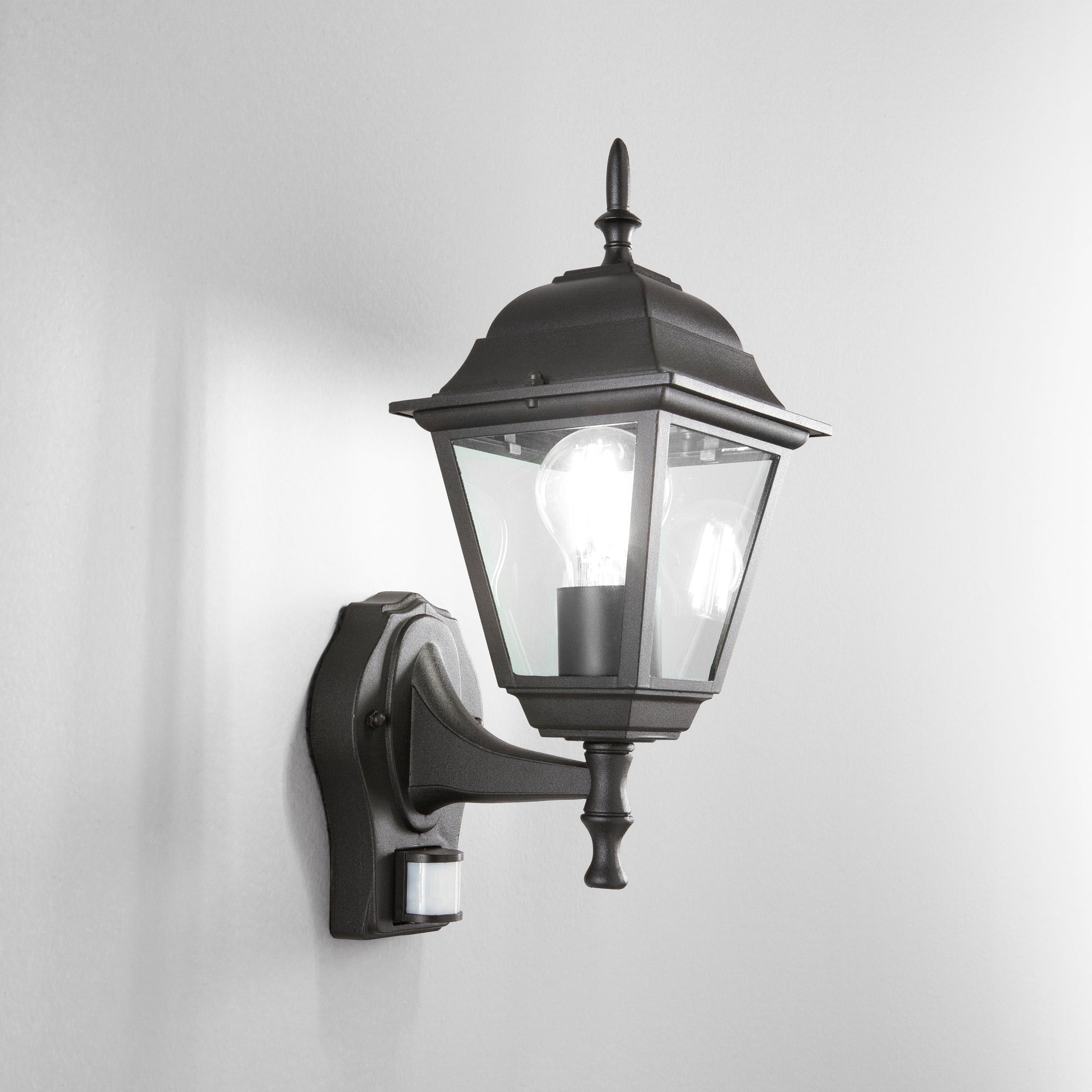APPLIQUE UP ROMA NERA 1XE27 IP44 CON SENSORE 14,6X19,5X39CM