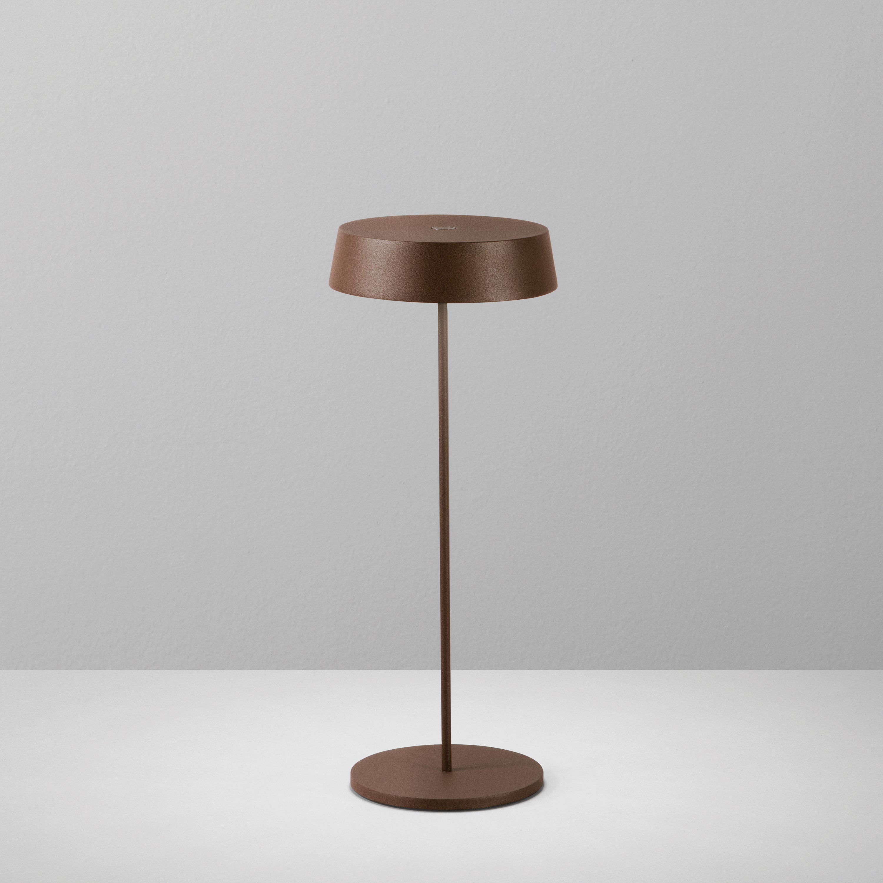 LAMPADA DA TAVOLO RICARICABILE LED COCKTAIL BRONZO 2,2W 192LM 3000K DIMM. IP54 29,5X12X12CM