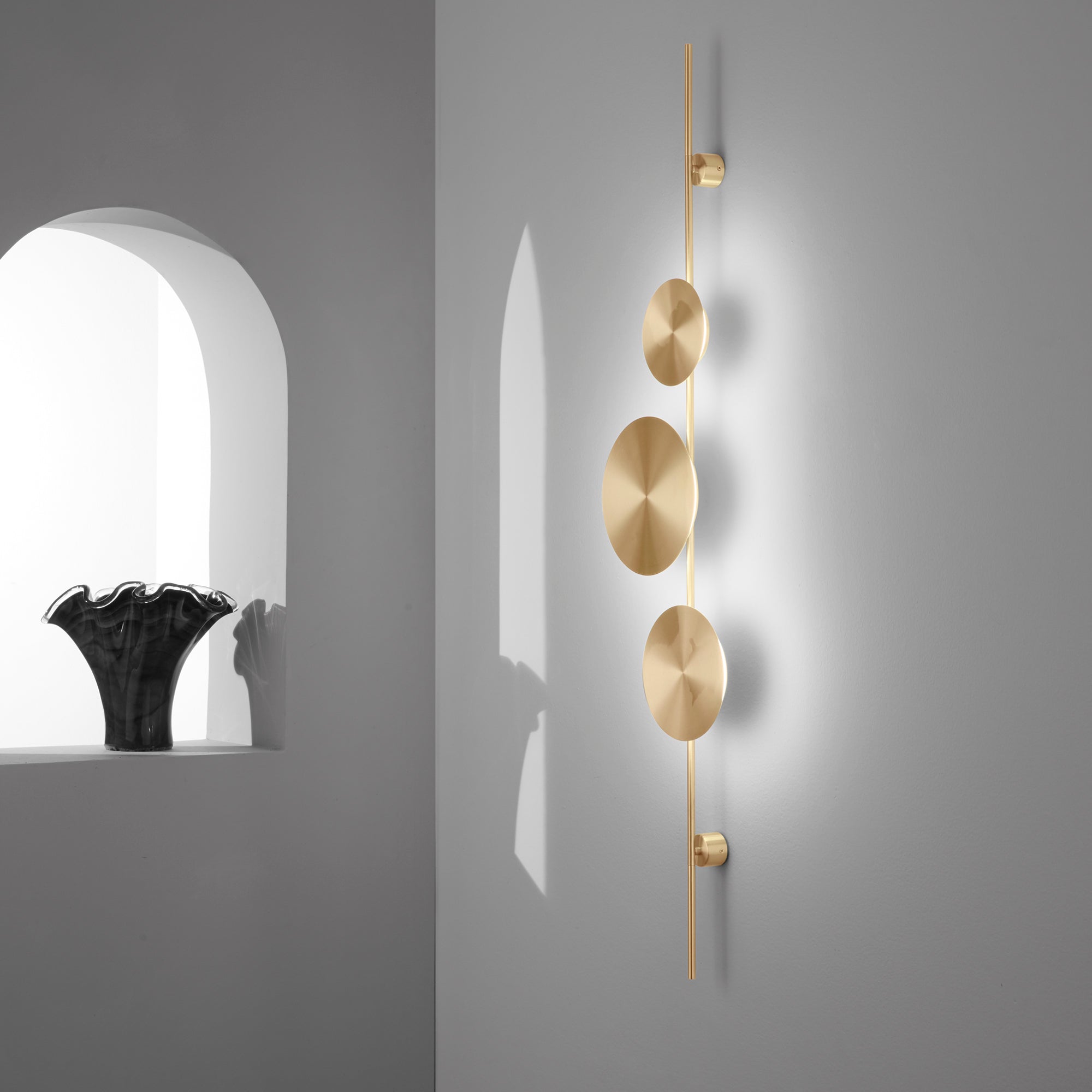 APPLIQUE LED IDOL ORO 33W 3720LM CCT 30,5X9X140CM