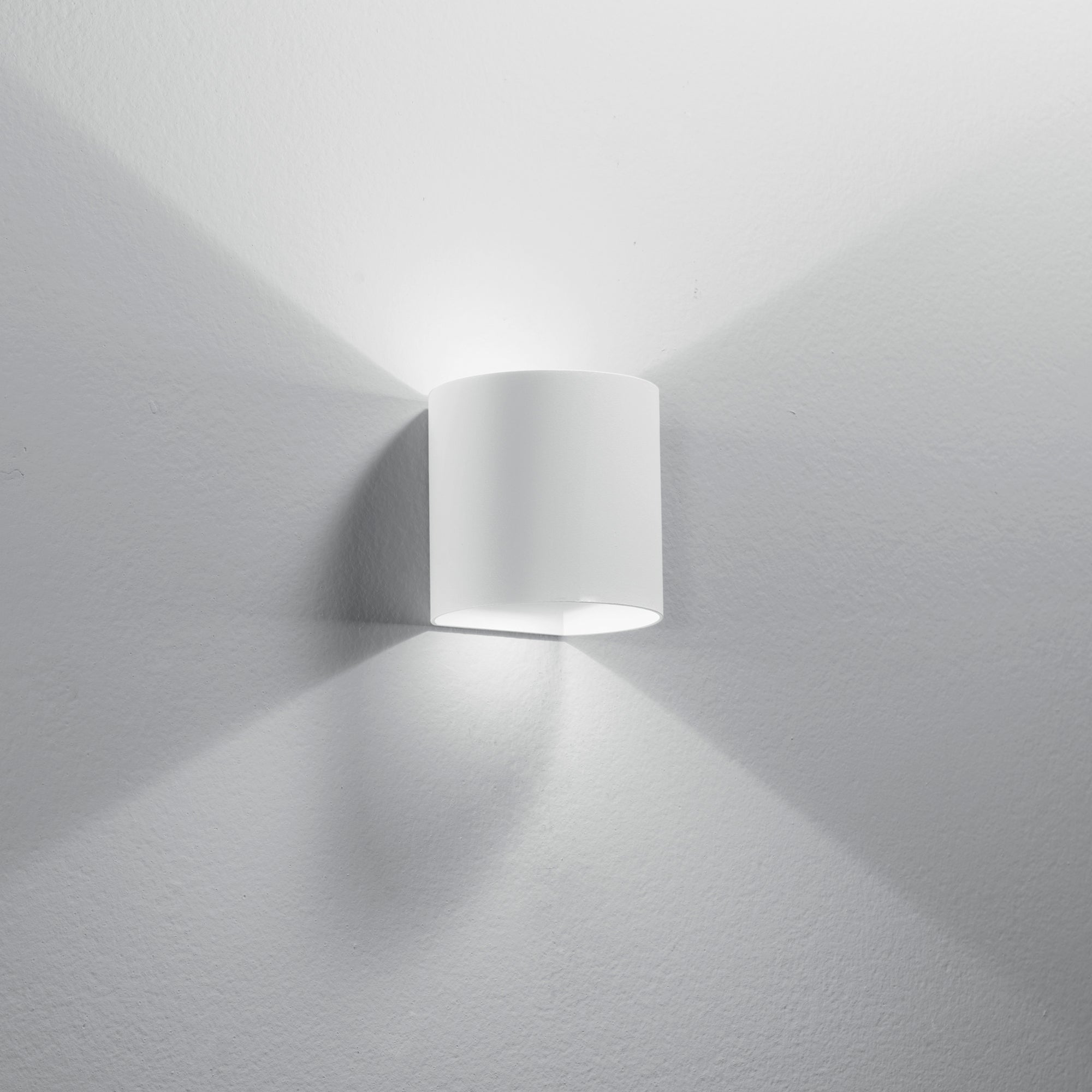 APPLIQUE BIEMISSIONE LED GOLF BIANCA 2X3,5W 840LM CCT IP54 11X11X9,5CM