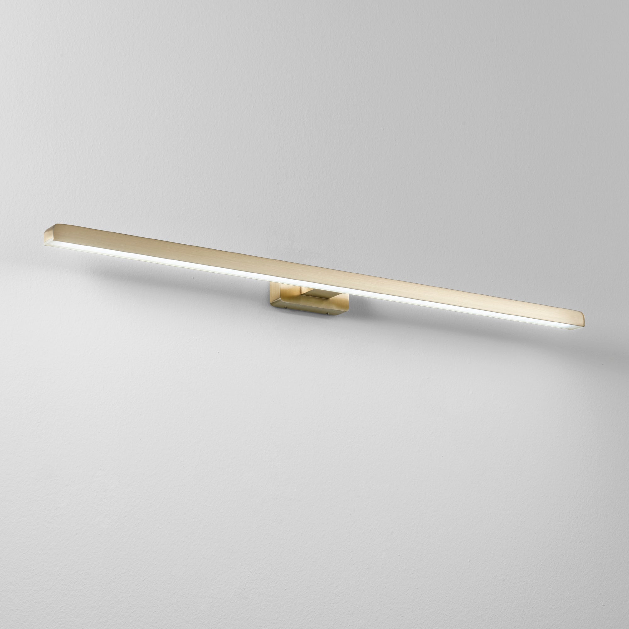 APPLIQUE LED LANCER ORO FISSAGGIO PARETE/SPECCHIO 13W 1000LM 4000K IP54 75x9x4CM