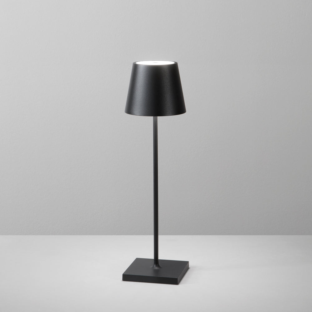 LAMPADA DA TAVOLO RICARICABILE LED DRINK NERA 2,2W 190LM 3000K DIMM. IP54 10X36CM
