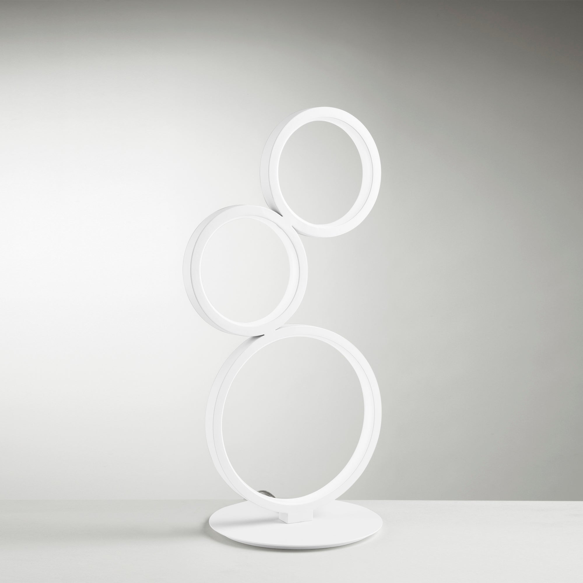 LUME LED FREDY BIANCO 15W 1980LM CCT 15X22X42,7CM