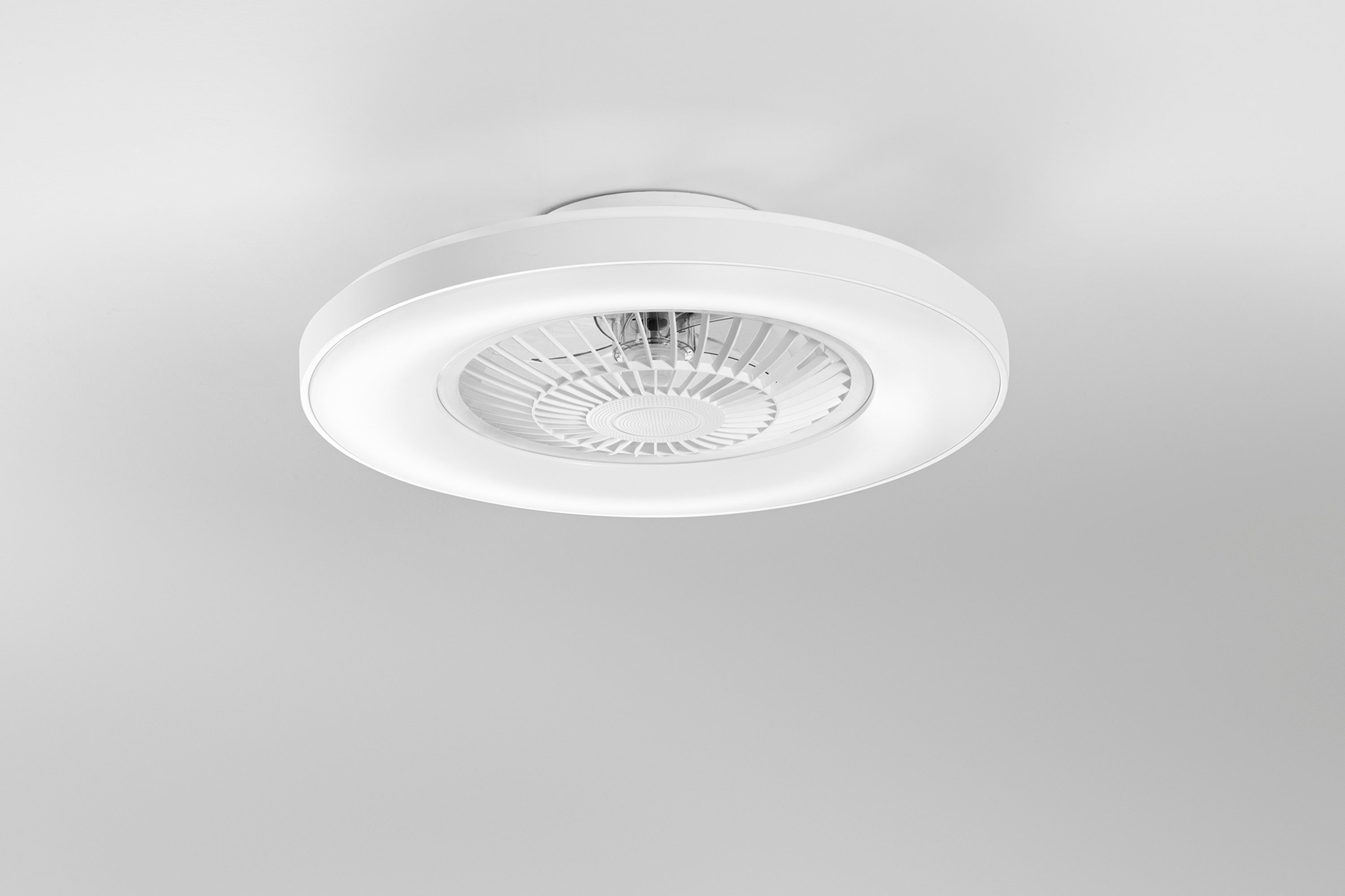 PLAFONIERA LED VENTILATORE GARBIN BIANCO 40W 5500LM CCT DIMM. CON TELECOMANDO RF INCLUSO E SPEAKER BLUETOOTH 15X54,5CM
