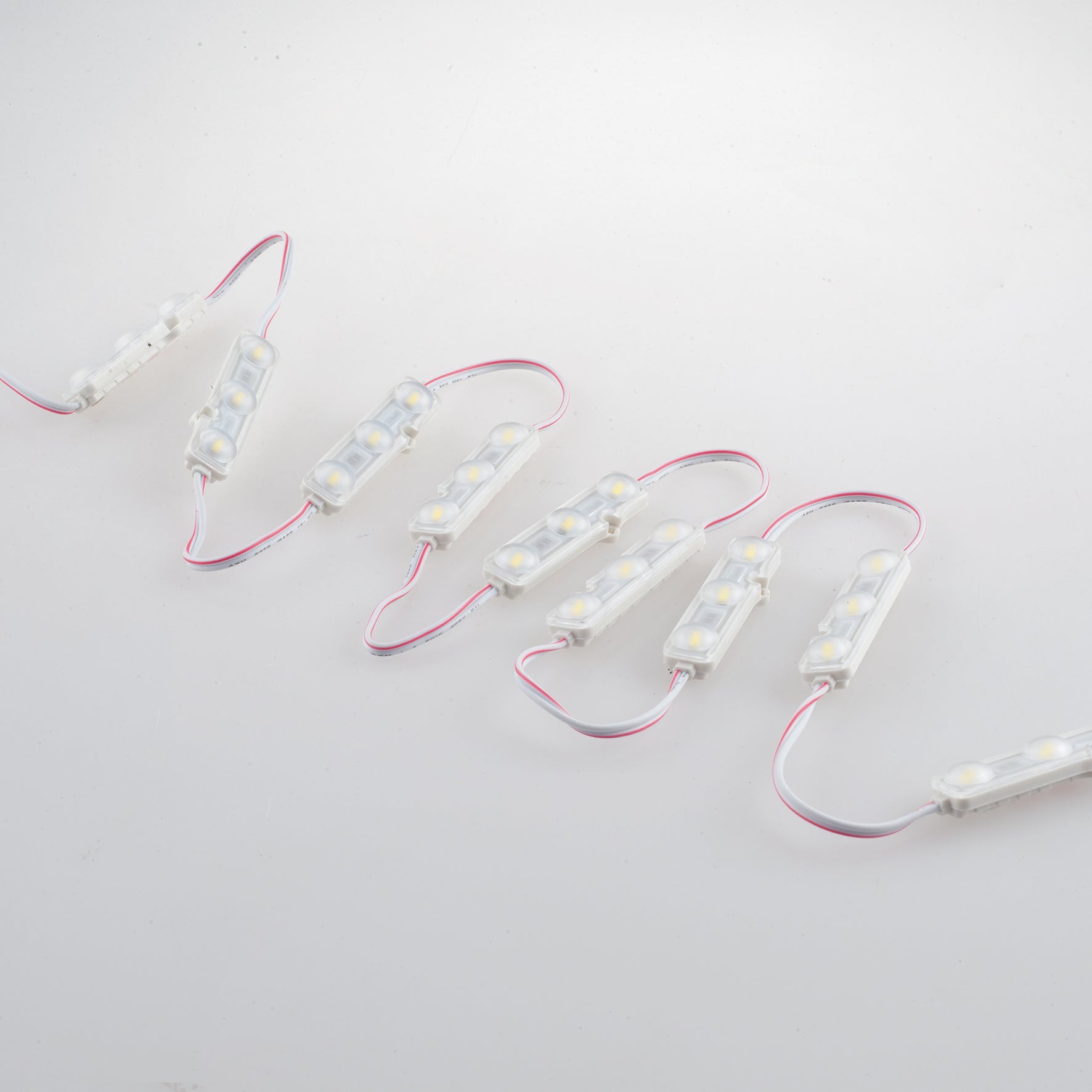 "Kit 20 moduli LED INSIGN 5050 con lente 3LED 1.2W DC12V 6000K (luce fredda) IP66 con cavo"