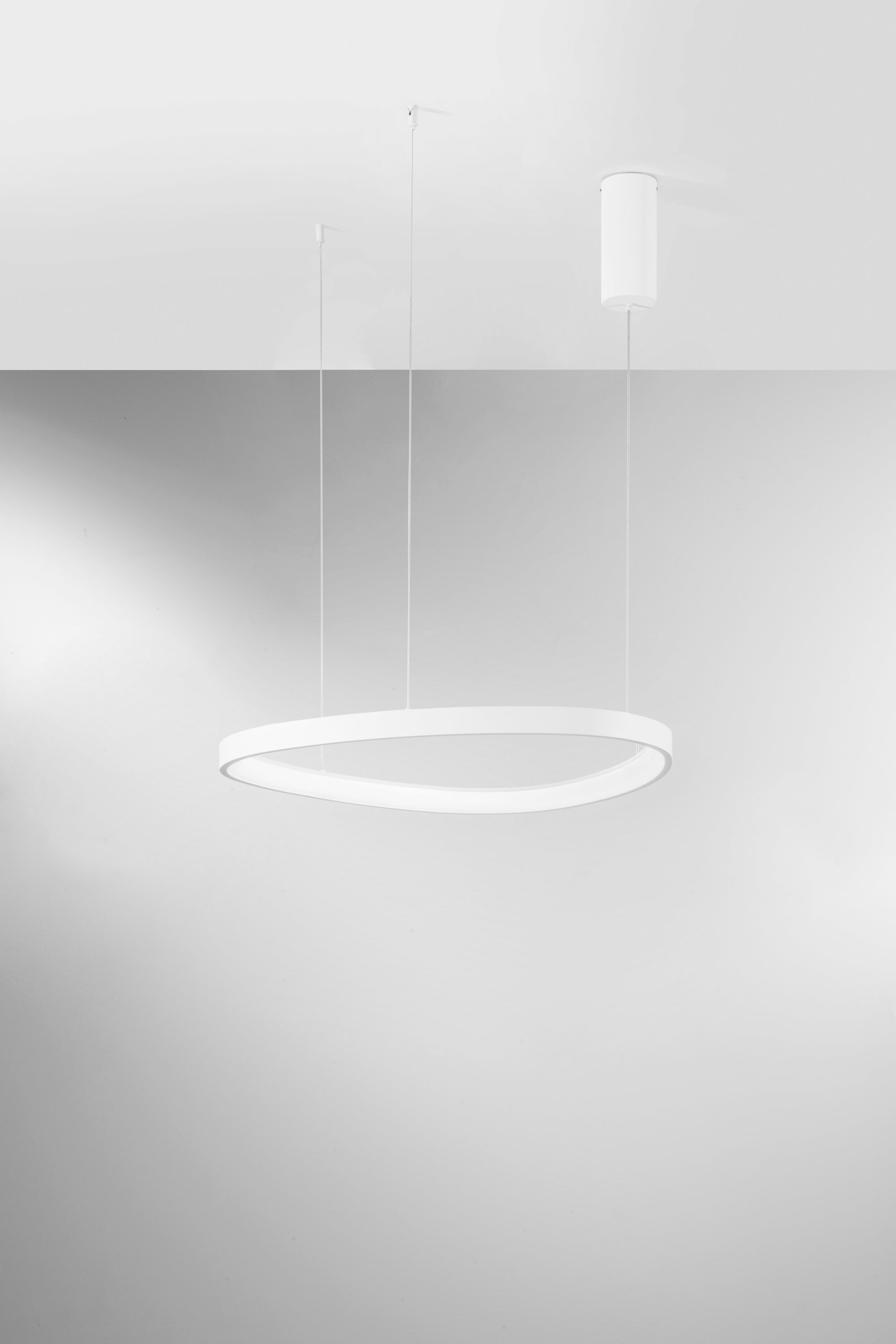 SOSPENSIONE LED KLAPTON BIANCA 58W 8360LM CCT 65X3,5X150CM