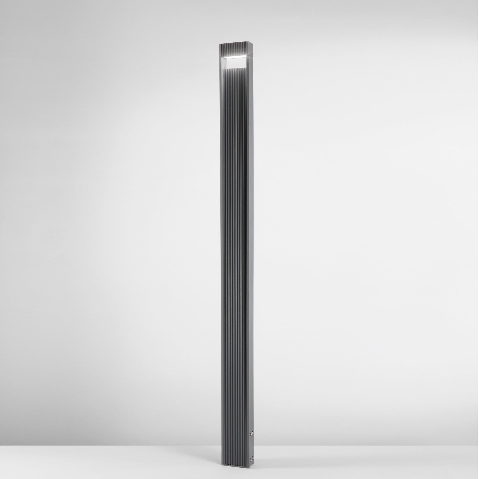 PALO LUMINA P200 30W, CCT 3000-4000K, 170*80*2300mm