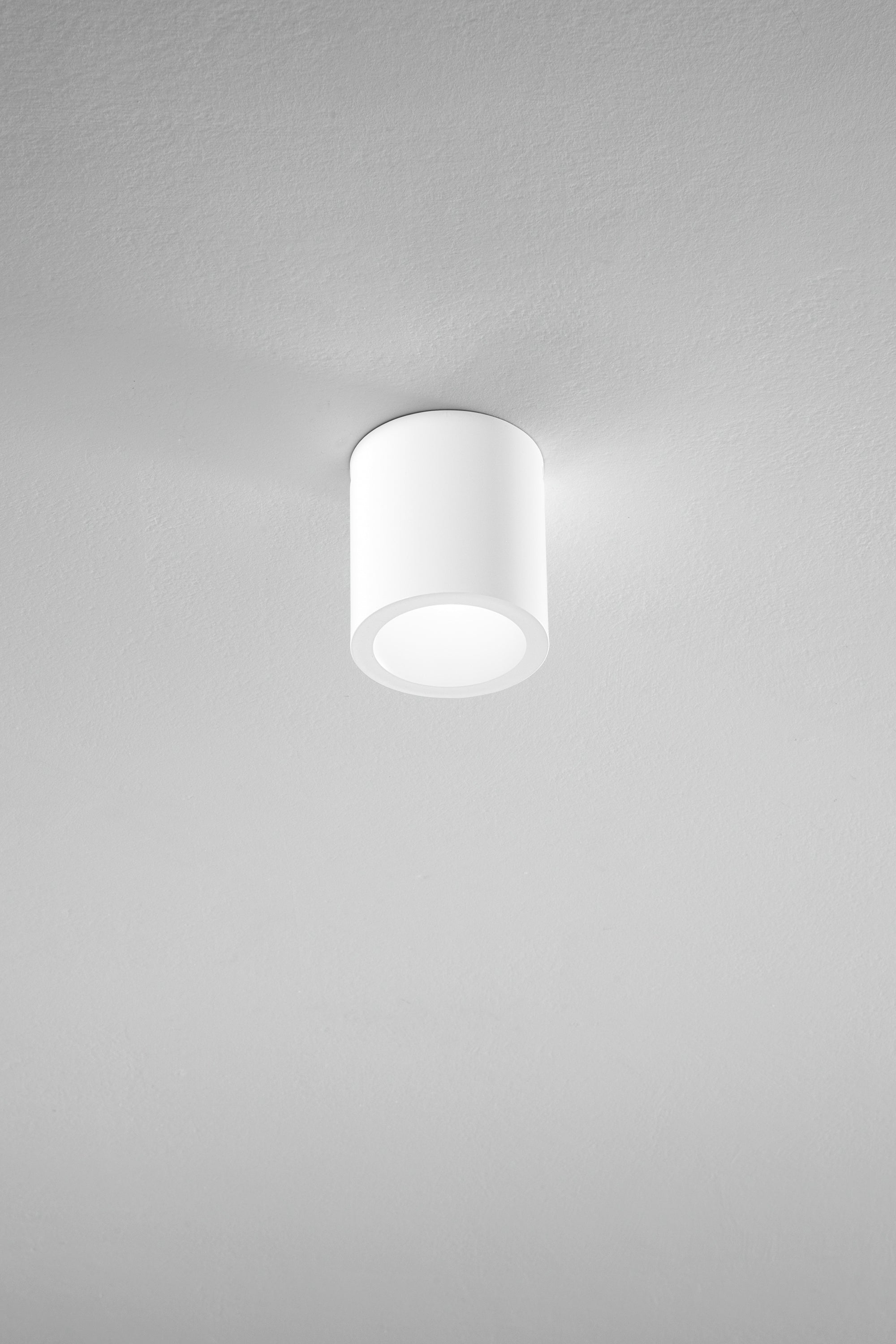 PLAFONIERA LED MANOR TONDA BIANCA 7W 820LM CCT 3000-4200-6500K 9X10 CM