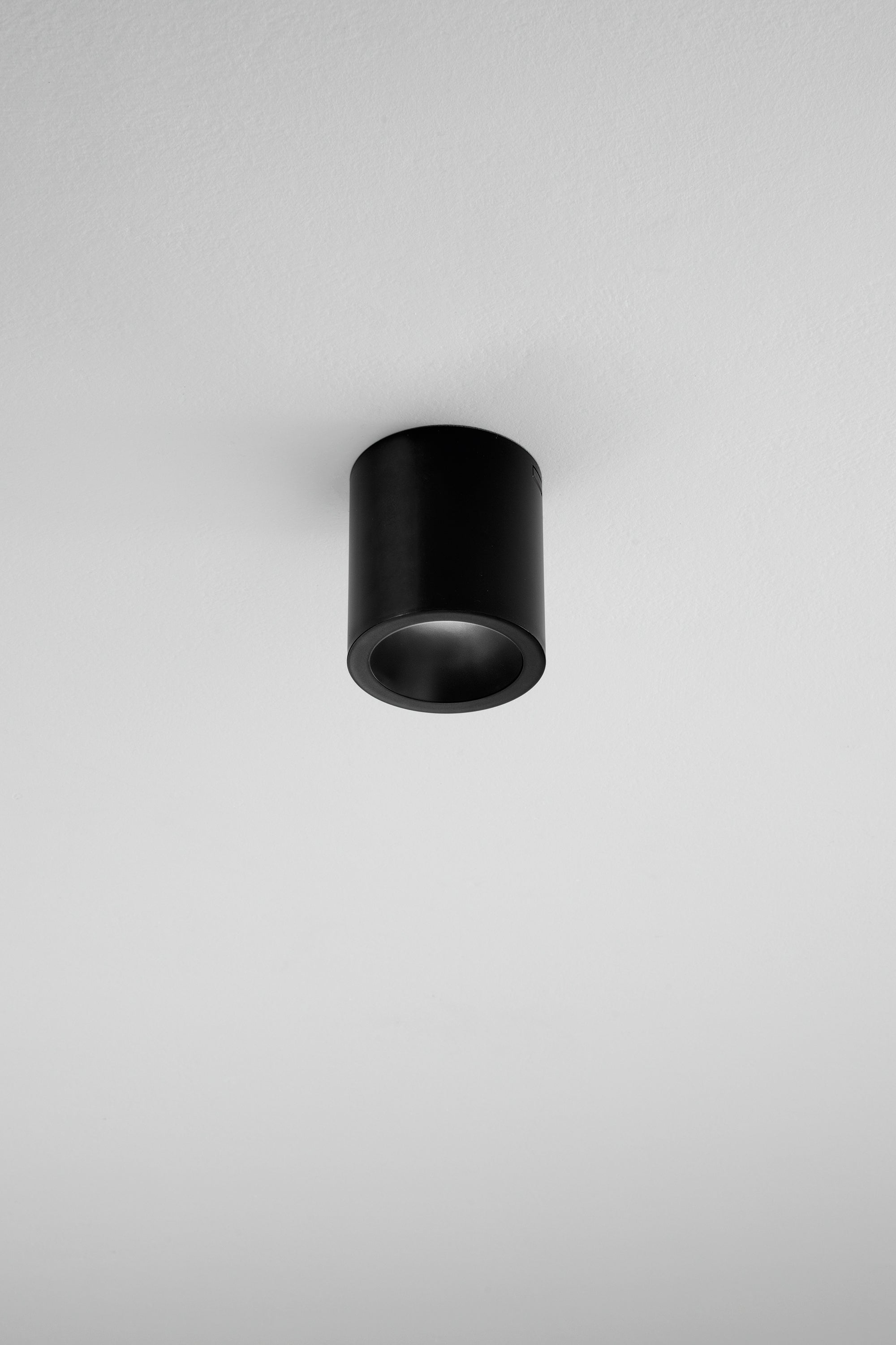 PLAFONIERA LED MANOR TONDA NERA 7W 820LM CCT 3000-4200-6500K 9X10 CM