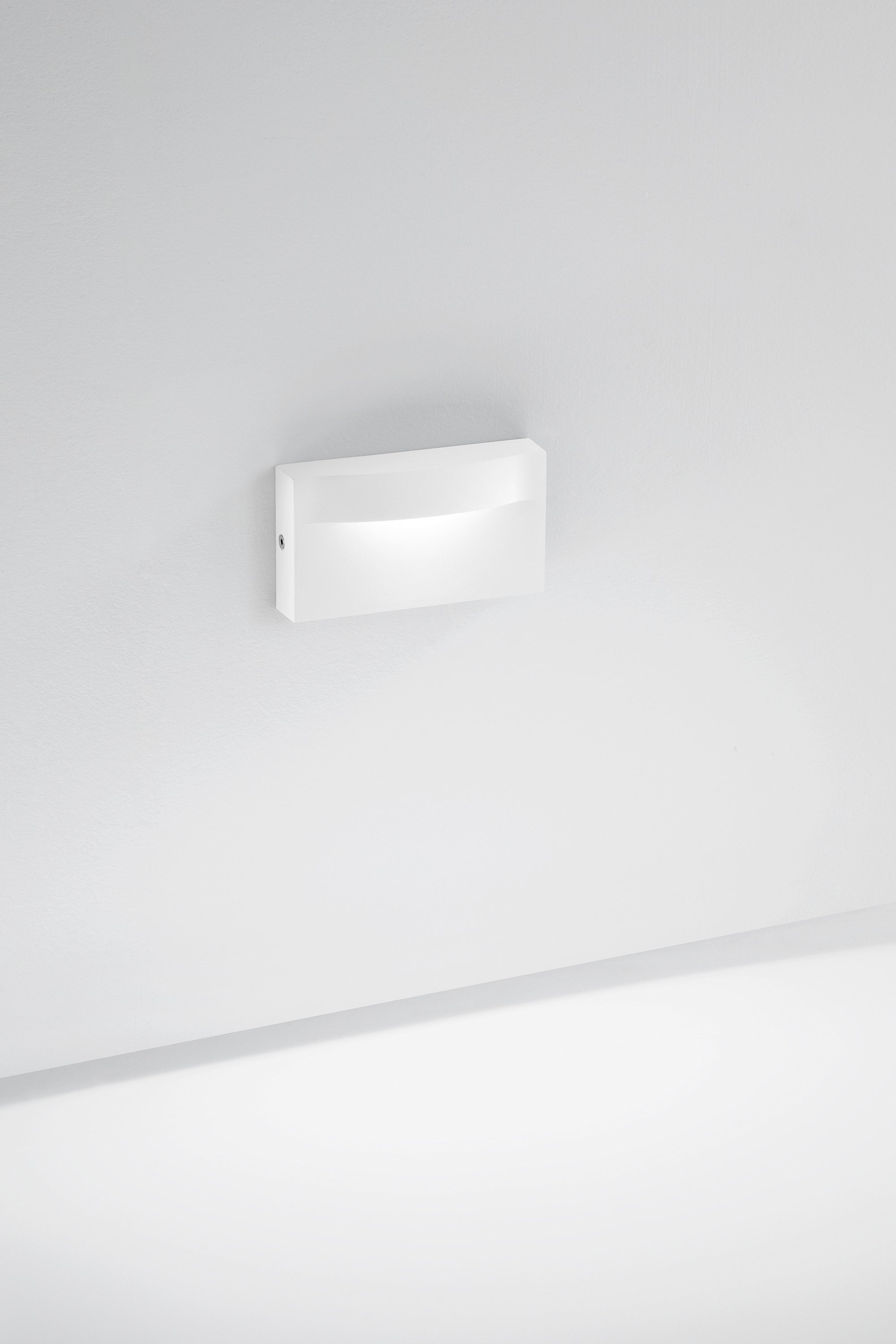 APPLIQUE LED MOBULA BIANCO IN ALLUMINIO 8W 1100LM 3000K IP65 420X180X165MM