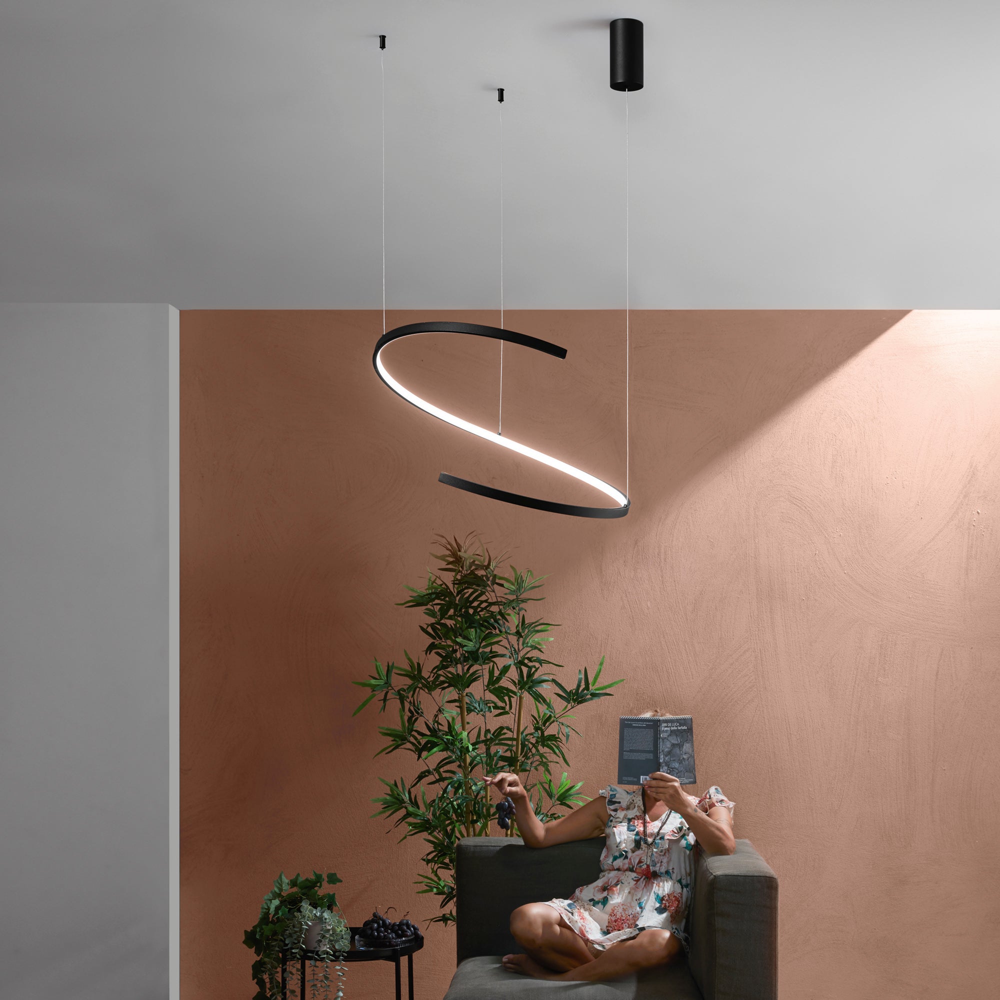 SOSPENSIONE LED MOMA NERA 38W 6090LM CCT 60X12X150CM