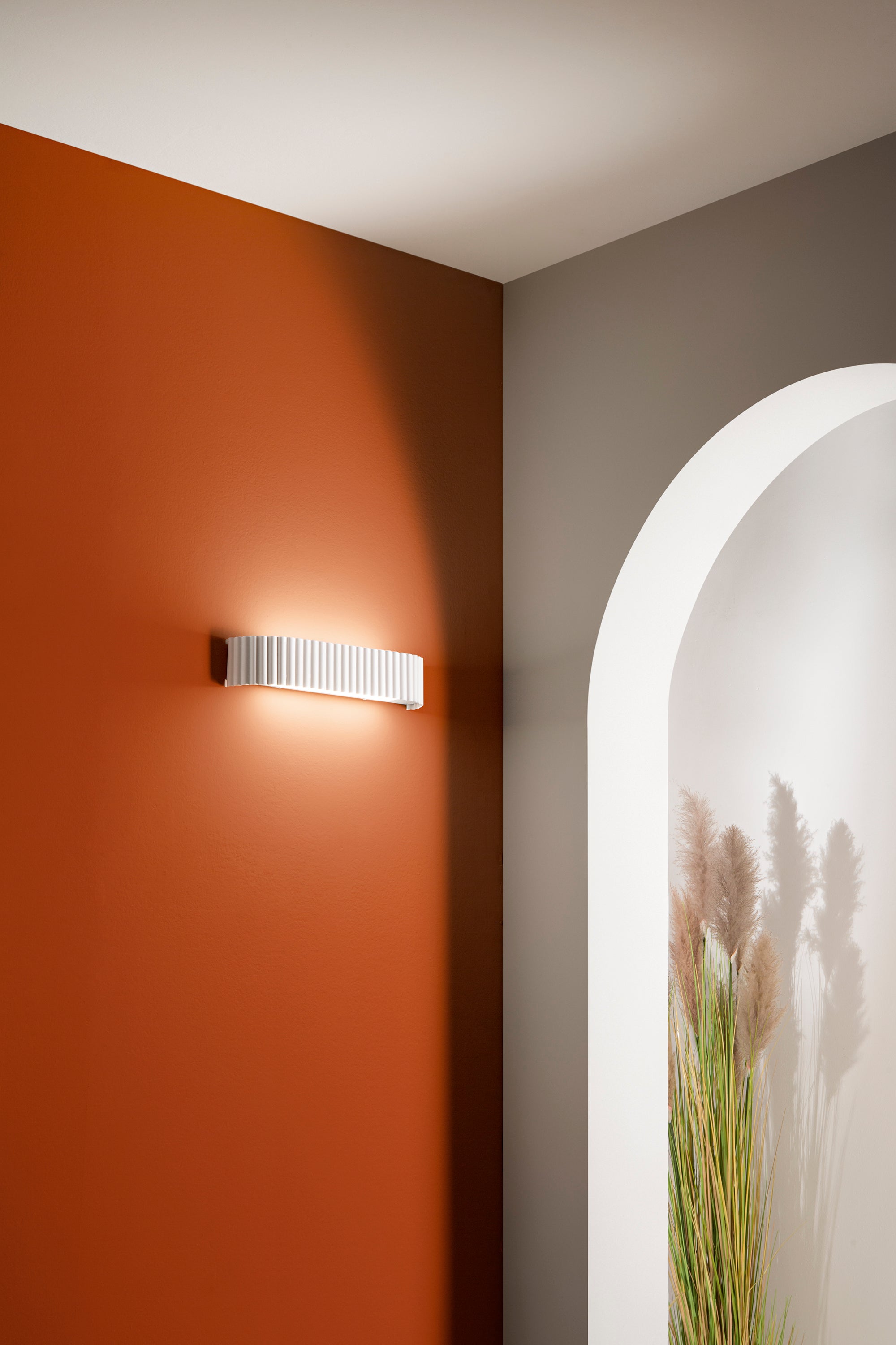 APPLIQUE LED NIKE BIANCA IN METALLO 30W 4400LM DIP-CCT 2700/3200/4400K 40X8X9,2cm