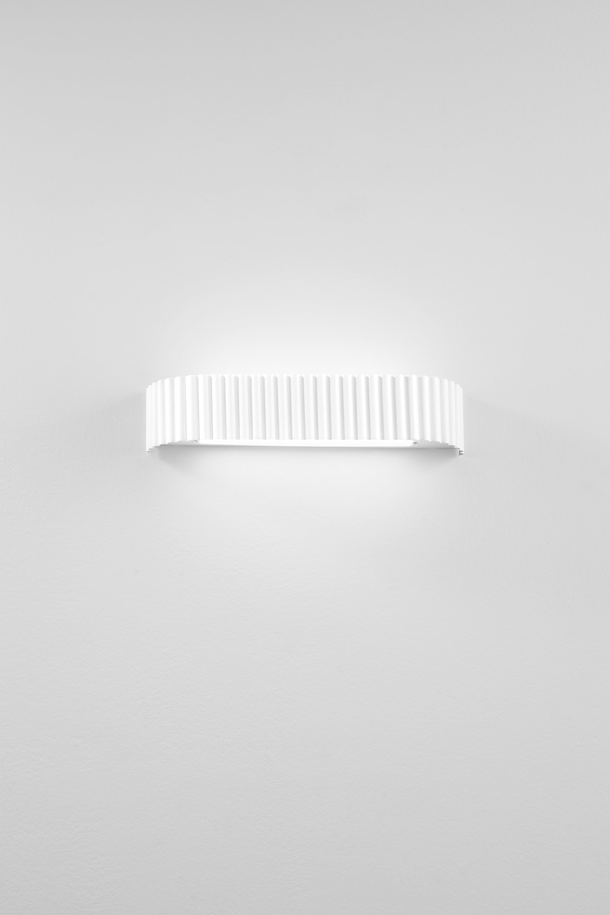 APPLIQUE LED NIKE BIANCA IN METALLO 30W 4400LM DIP-CCT 2700/3200/4400K 40X8X9,2cm