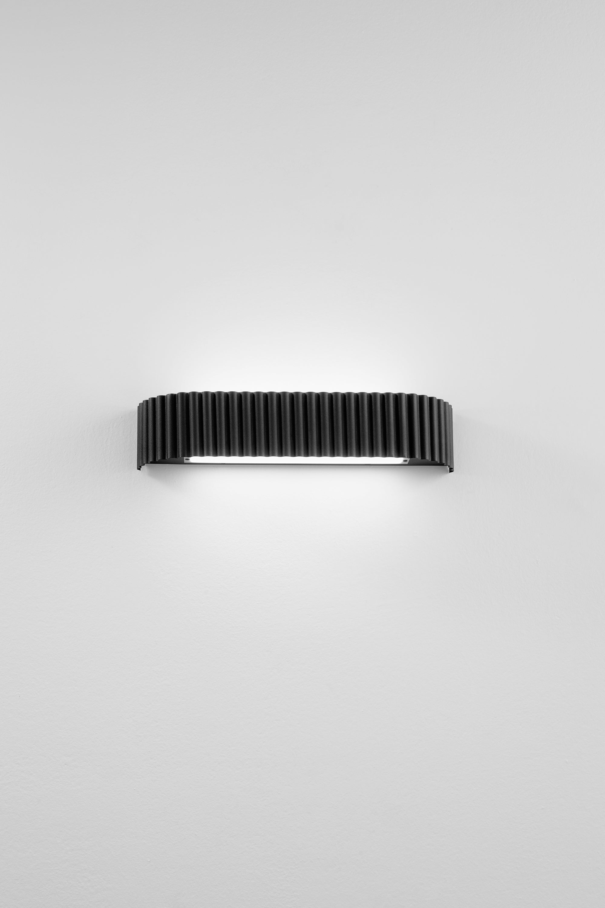 APPLIQUE LED NIKE NERA IN METALLO 30W 4400LM DIP-CCT 2700/3200/4400K 40X8X9,2cm