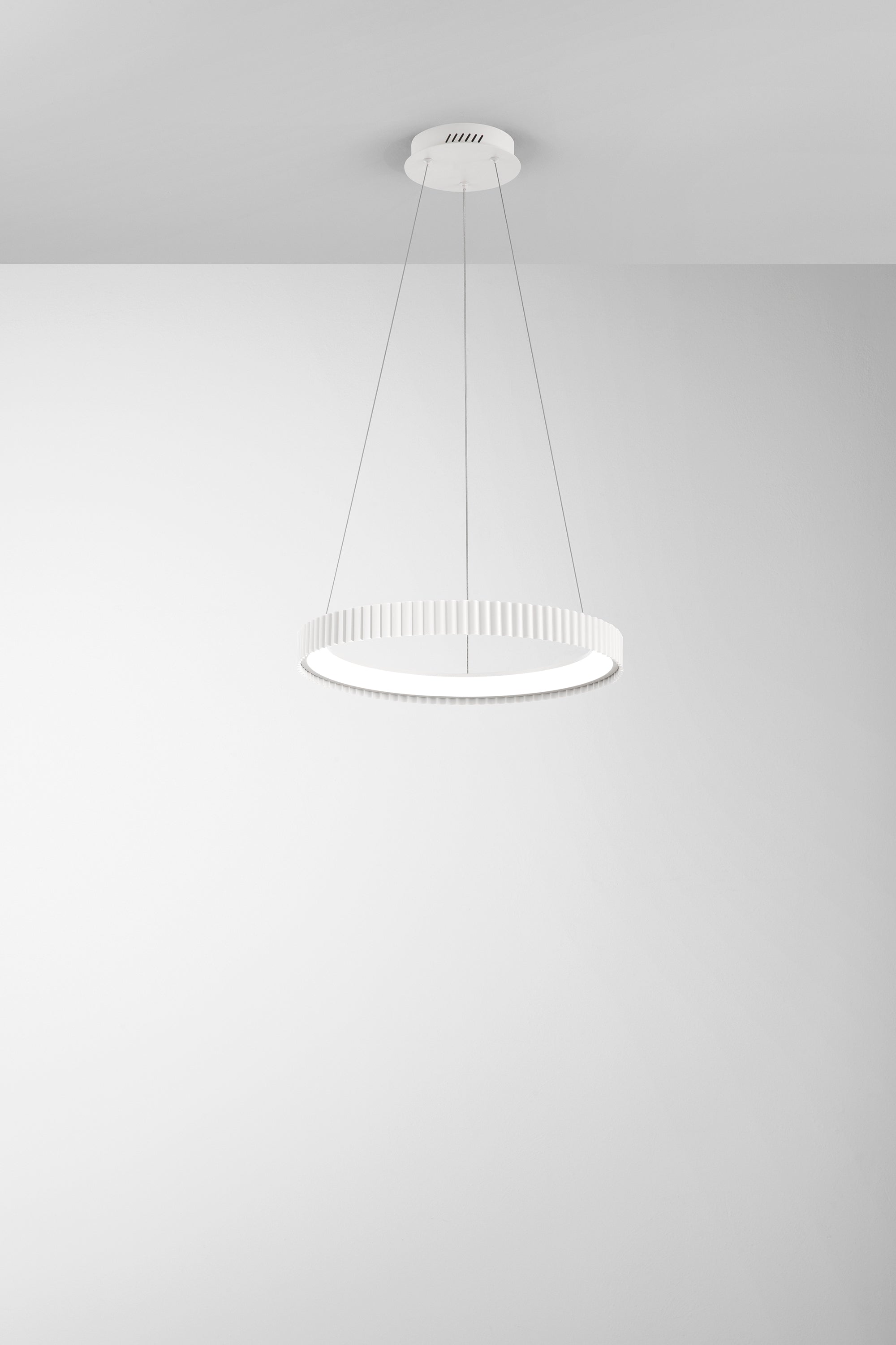SOSPENSIONE LED NIKE BIANCA IN METALLO 40W 5840LM DIP-CCT 2700/3200/4000K D49,5XH5CM
