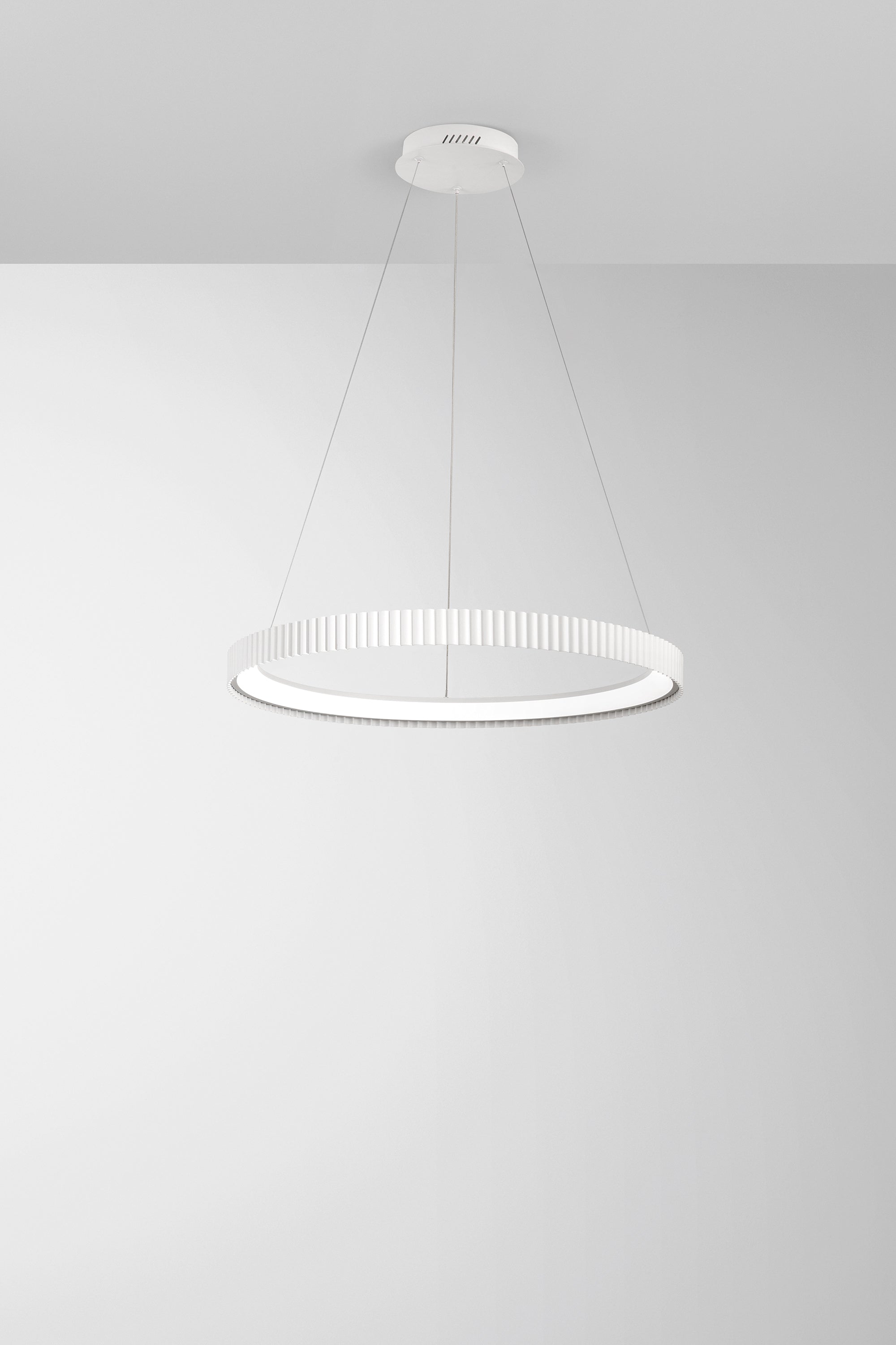 SOSPENSIONE LED NIKE BIANCA IN METALLO 58W 8470LM DIP-CCT 2700K/3200K/4000K D69,5XH150CM