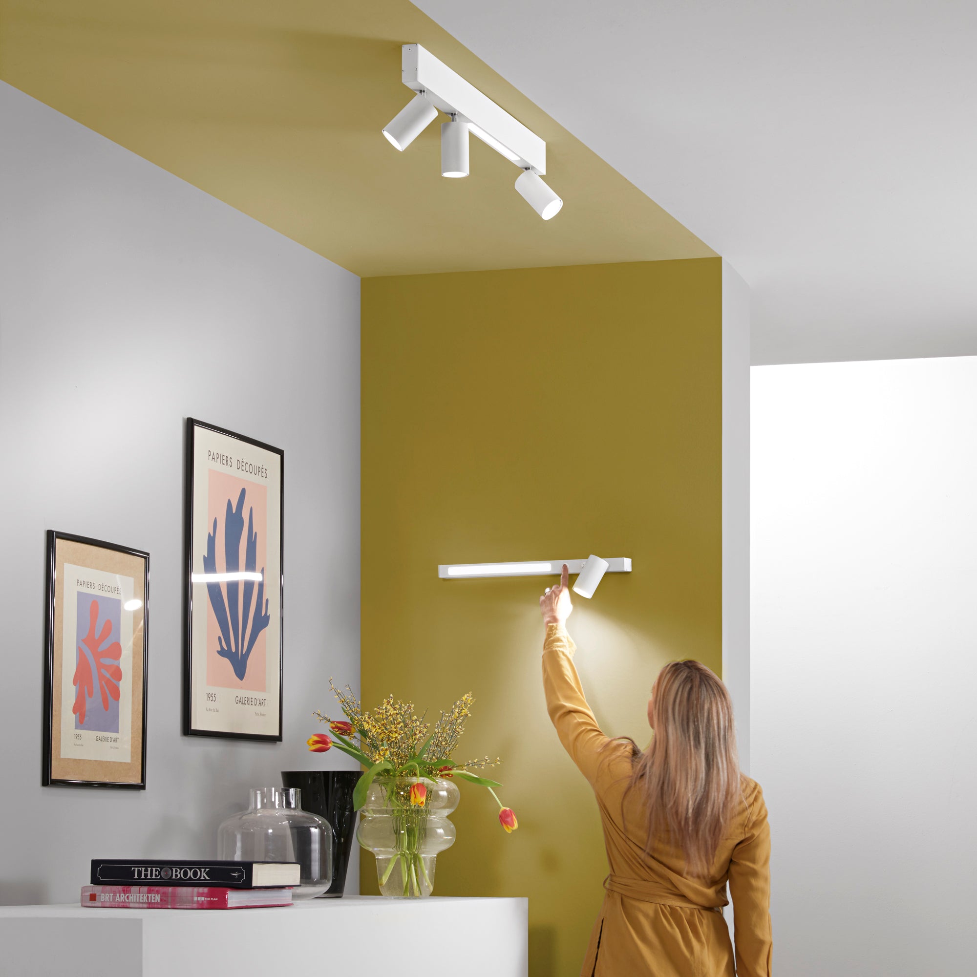 APPLIQUE LED ORIENTED BIANCA 1XGU10 + LED 8W 400LM CCT 50X7X3CM