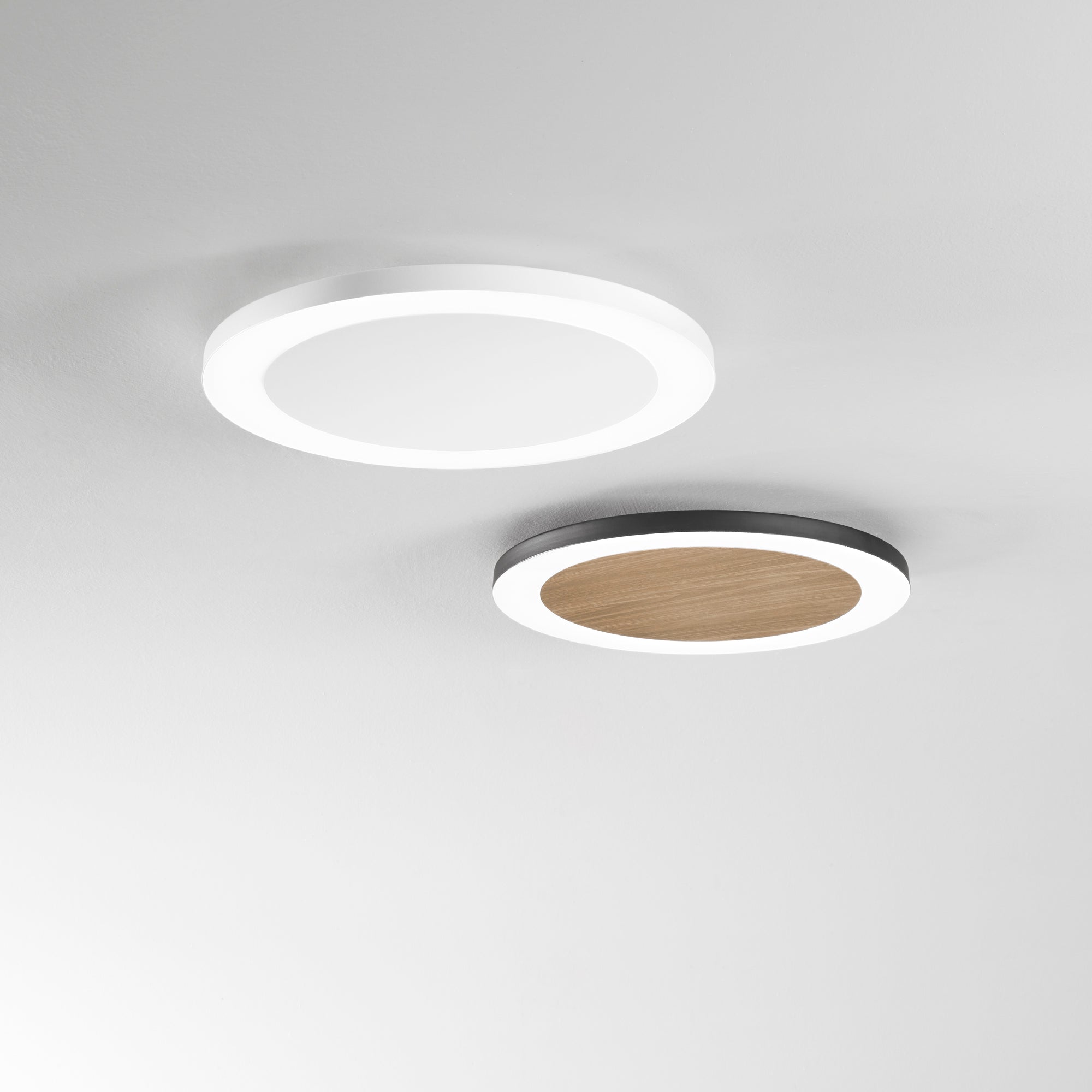 PLAFONIERA LED SAMSARA NERA/LEGNO 35W 5300LM CCT 40X4,2CM