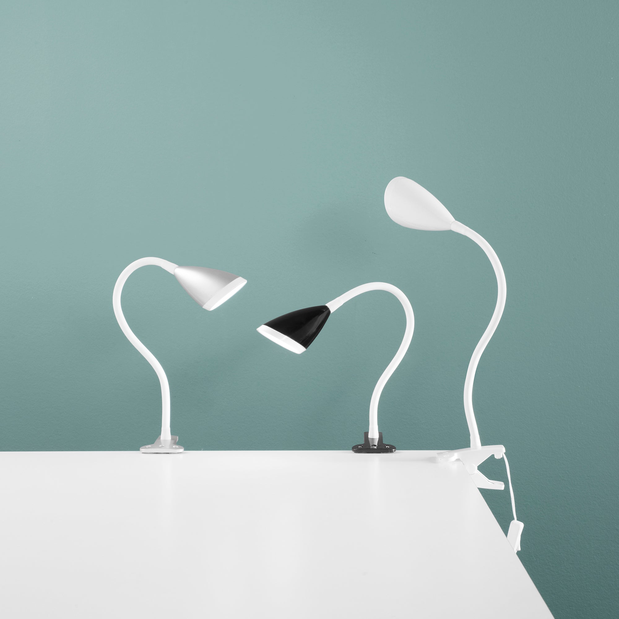 LAMPADA DA LETTURA LED HEGEL BIANCA CON PINZA 3,7W 450LM 4000K 9,5X9,5X33CM