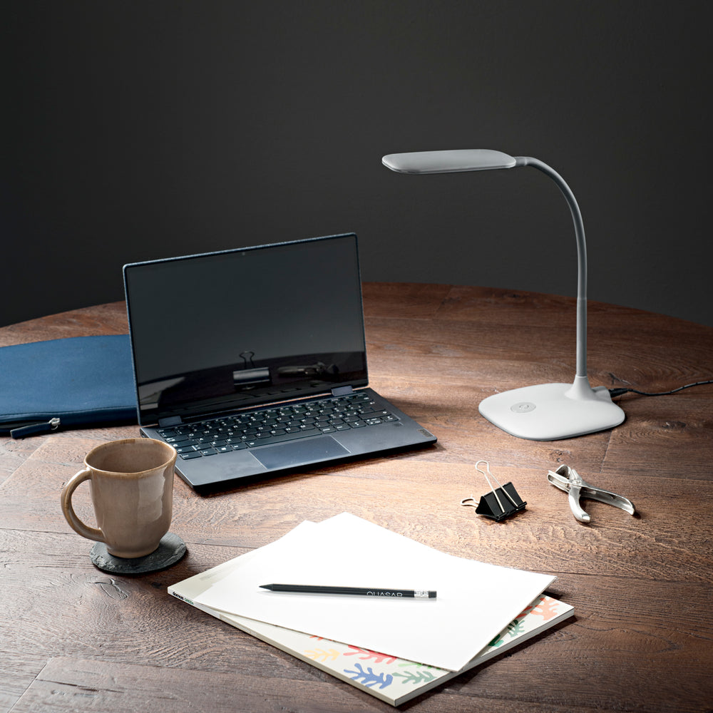 LAMPADA DA LETTURA LED DARWIN BIANCA CON BRACCIO ORIENTABILE 4,8W 700LM 4000K DIMMERABILE 16X16X53,5