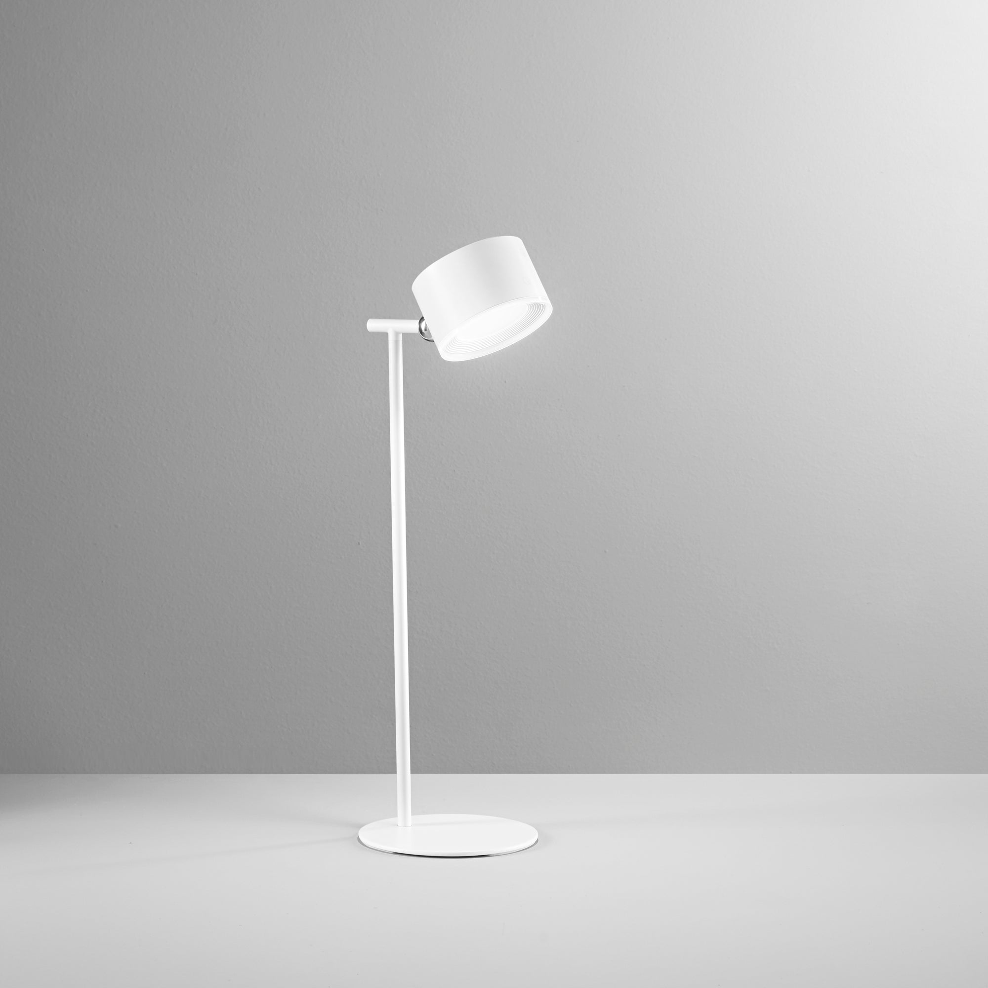 LUMETTO RICARICABILE LED TESLA BIANCO TESTA MAGNETICA 4W 186LM RGB+CCT INCLUSO BASETTA PER APPLIQUE