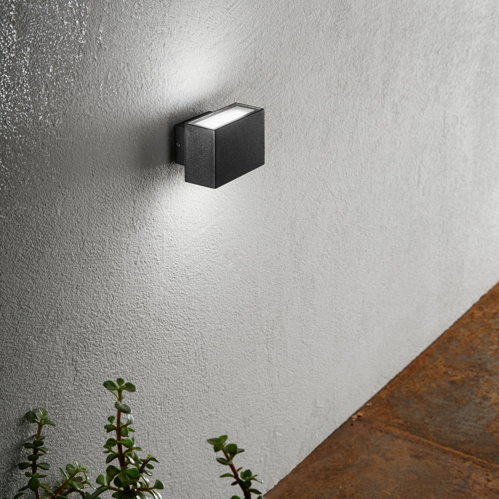 APPLIQUE BIEMISSIONE LED AGERA NERA 2X3W 680LM CCT IP54 9X6,5X6,5CM