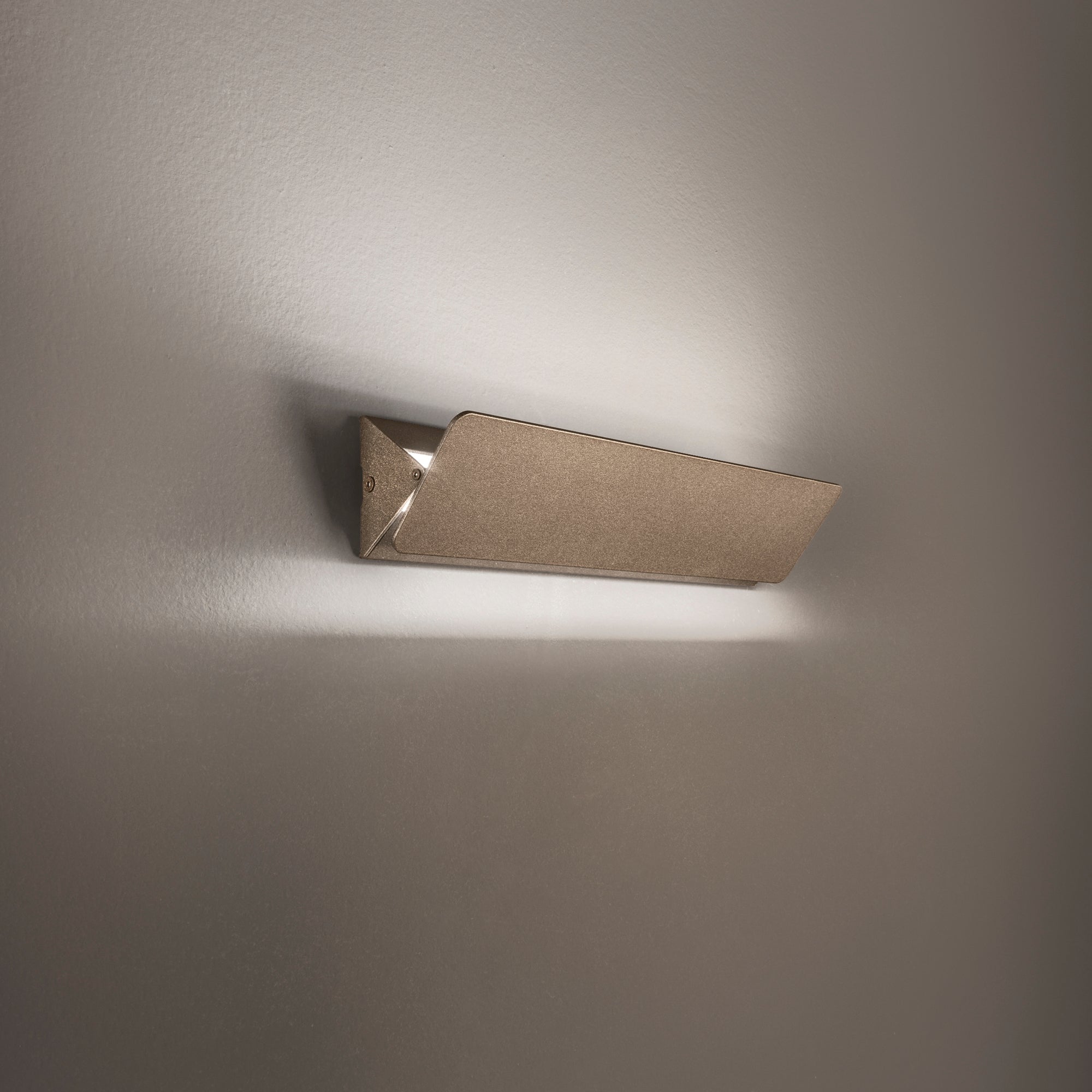 APPLIQUE LED AILERON BRONZO 10W 1300LM 4000K 35X5,5X8CM