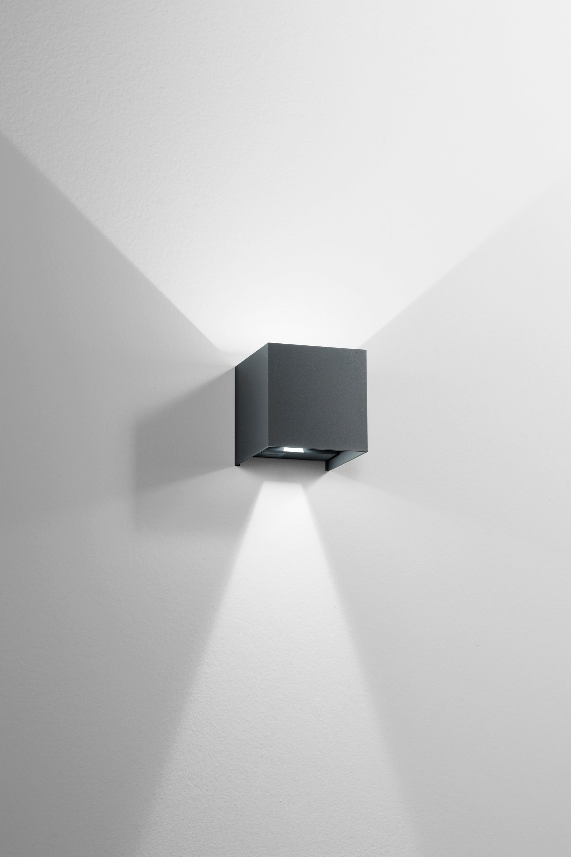 APPLIQUE BIEMISSIONE LED ALFA ANTRACITE 2X5W 1200LM CCT IP54 10X10X10CM