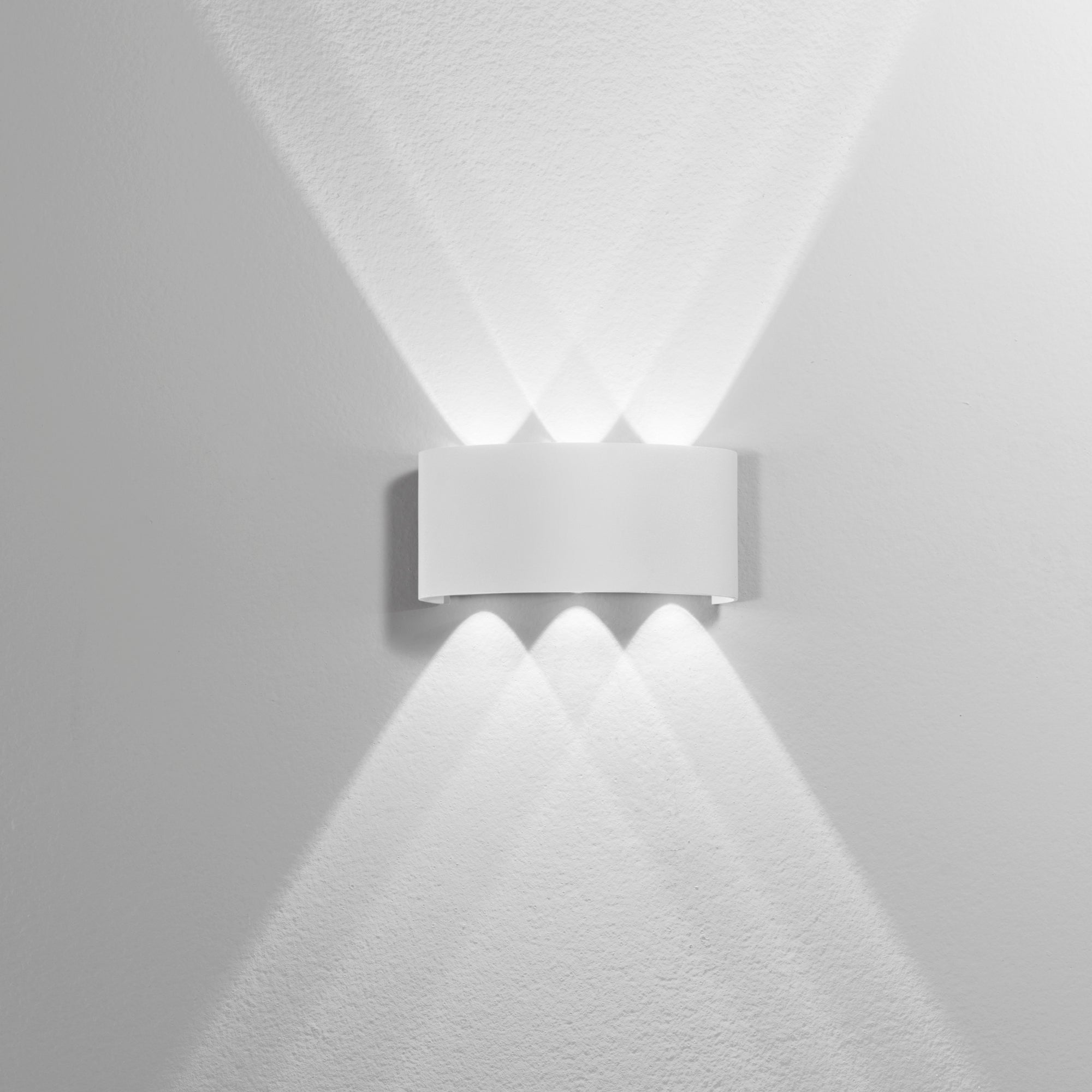 APPLIQUE BIEMISSIONE LED BEETLE BIANCA 6W 600LM CCT IP54 17X8X4CM