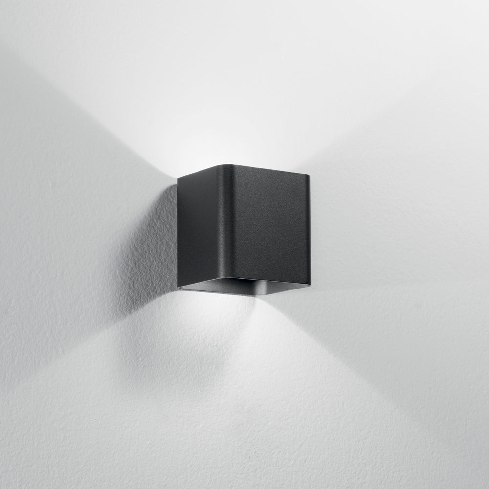 APPLIQUE BIEMISSIONE LED BIOME NERA 2X3,5W 840LM CCT IP54 11X11X9,5CM