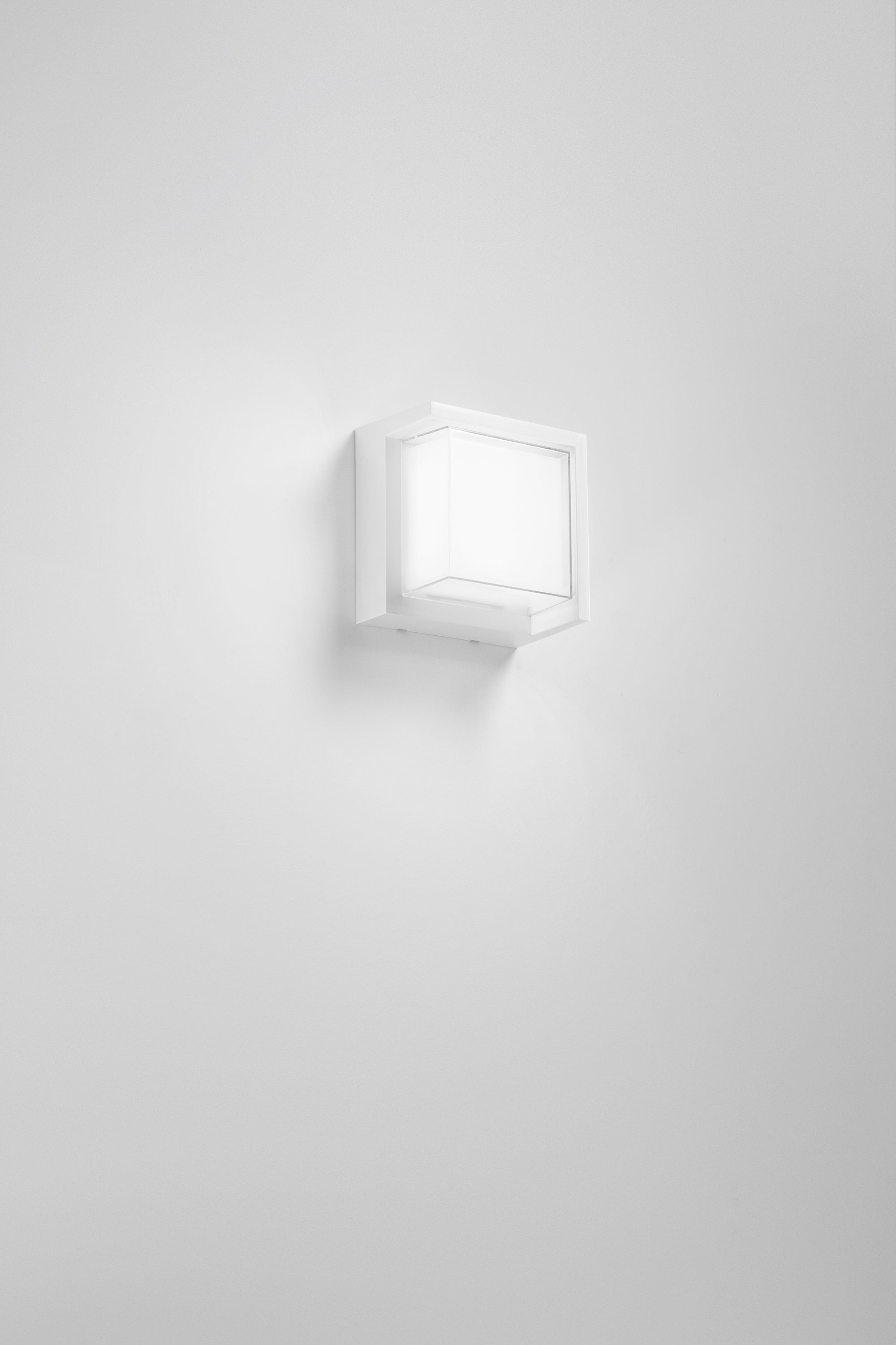 APPLIQUE LED BLOCK BIANCO QUADR. 15W 1880LM CCT 3000/4200/6500K 16X16X10CM