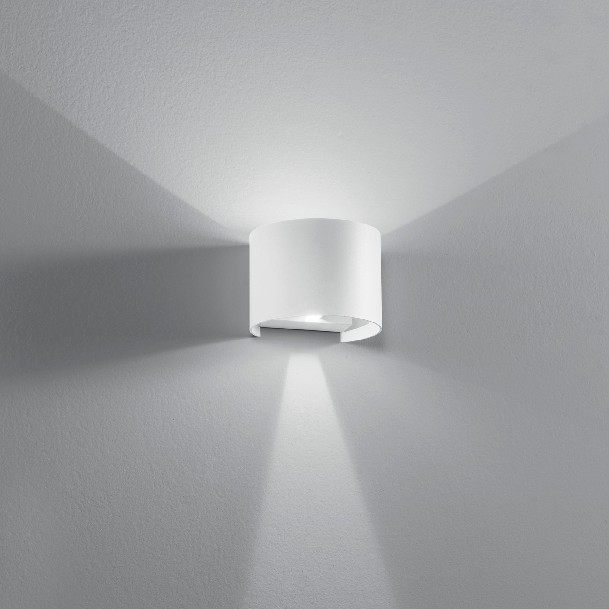 APPLIQUE BIEMISSIONE LED DELTA BIANCA 2X5W 700LM CCT IP54 14X12X10CM